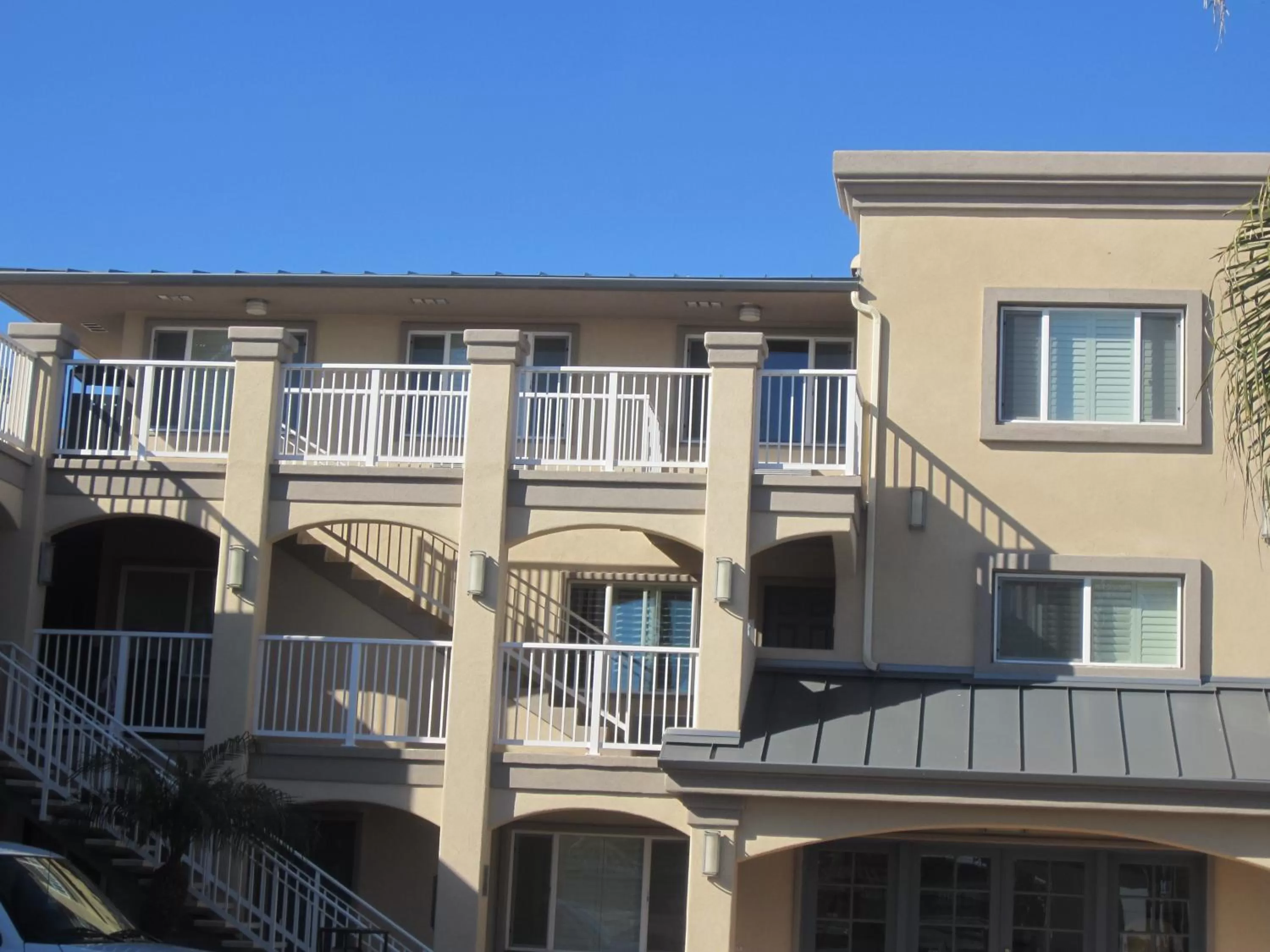 Property building in PB Surf Beachside Inn