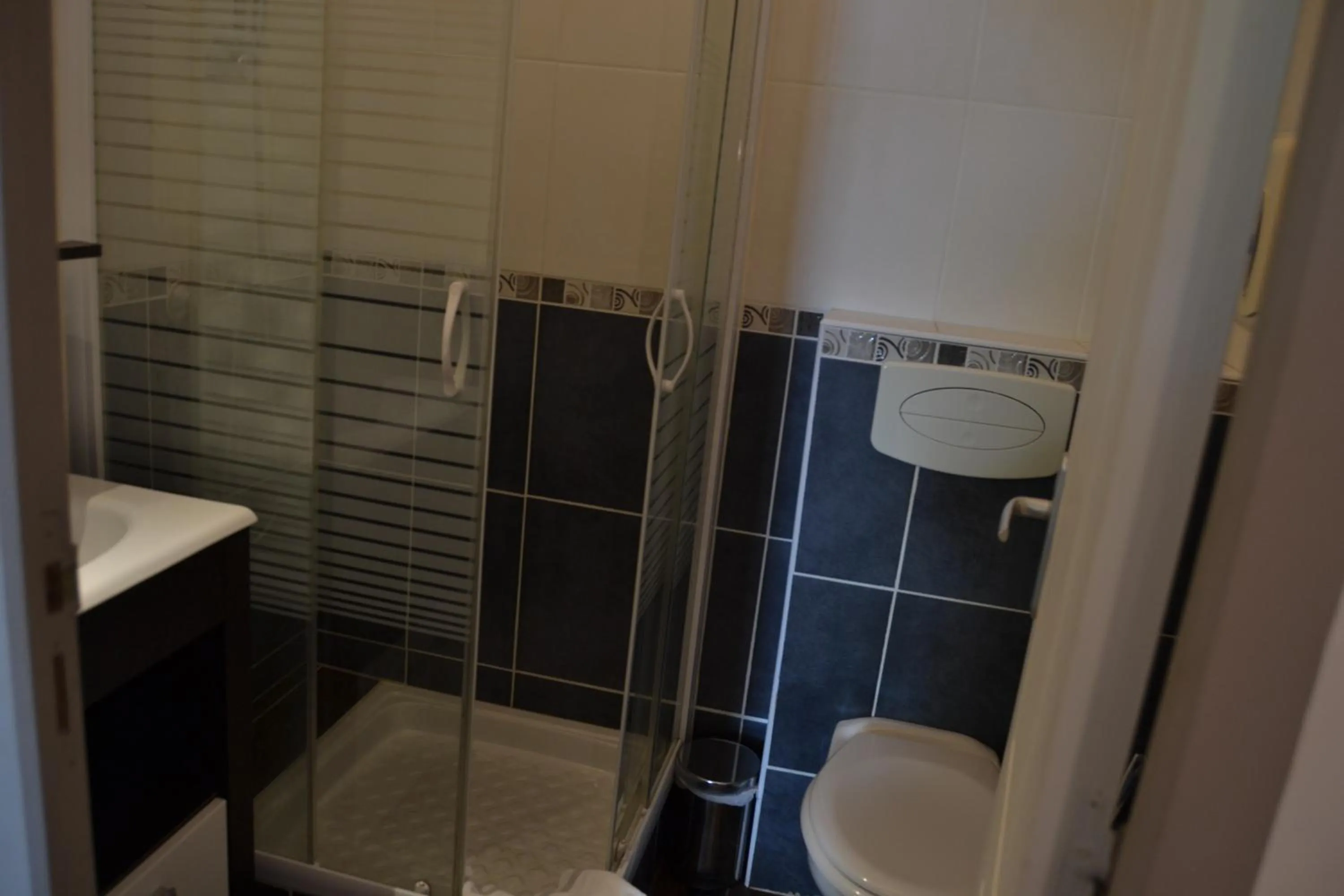 Shower in Will's Hotel