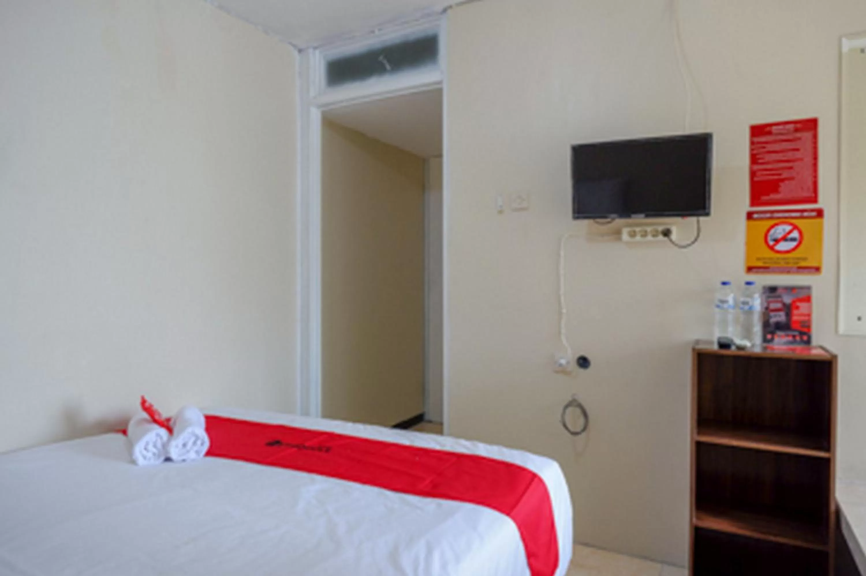 Bed in RedDoorz near RSUD Kudus