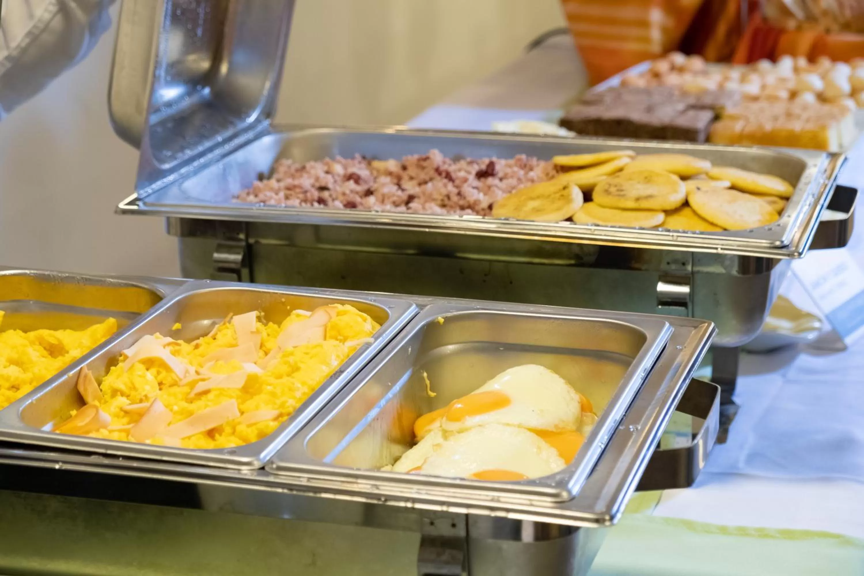 kitchen in Hotel Virrey Central