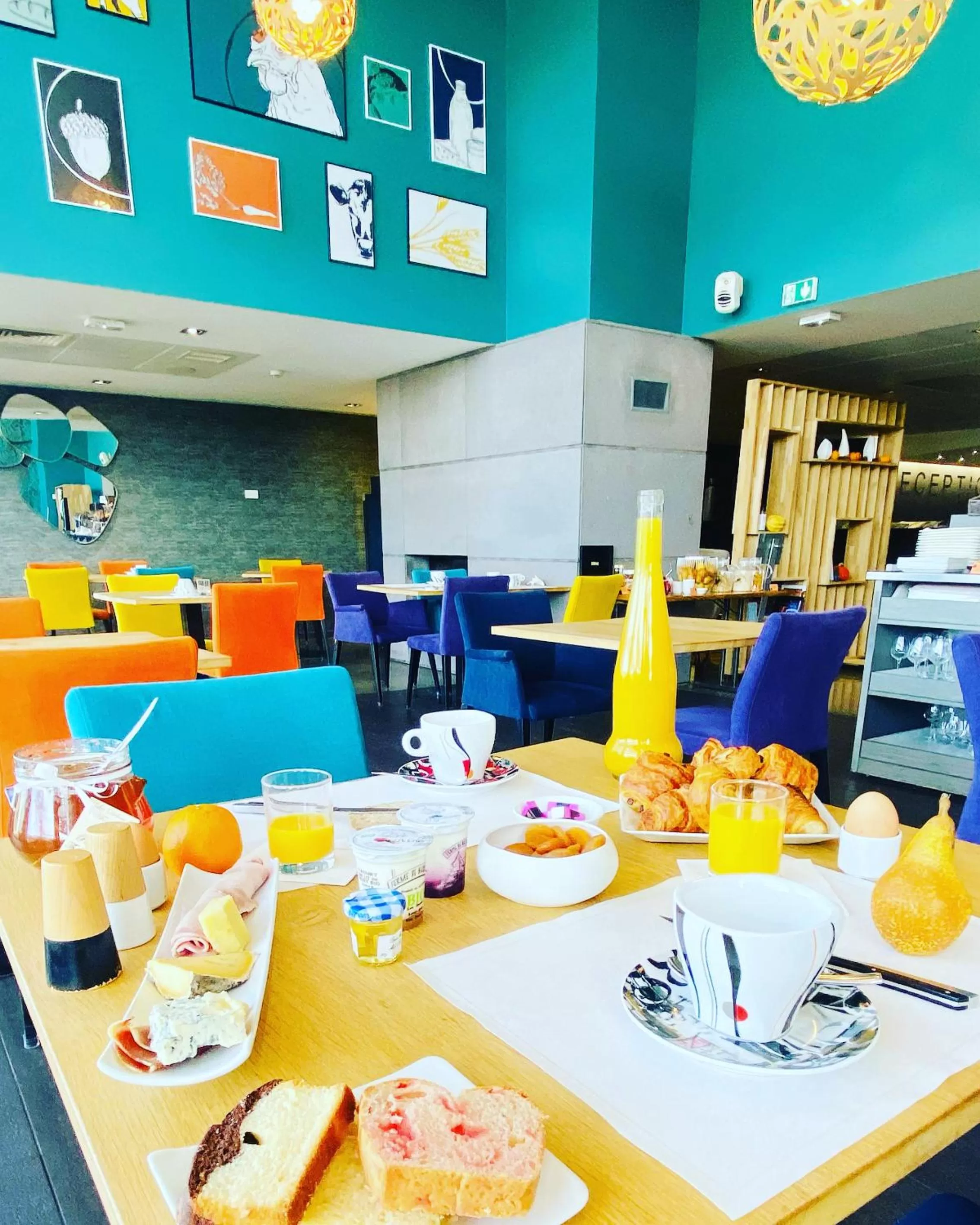 Breakfast in Best Western Plus Hôtel Gergovie