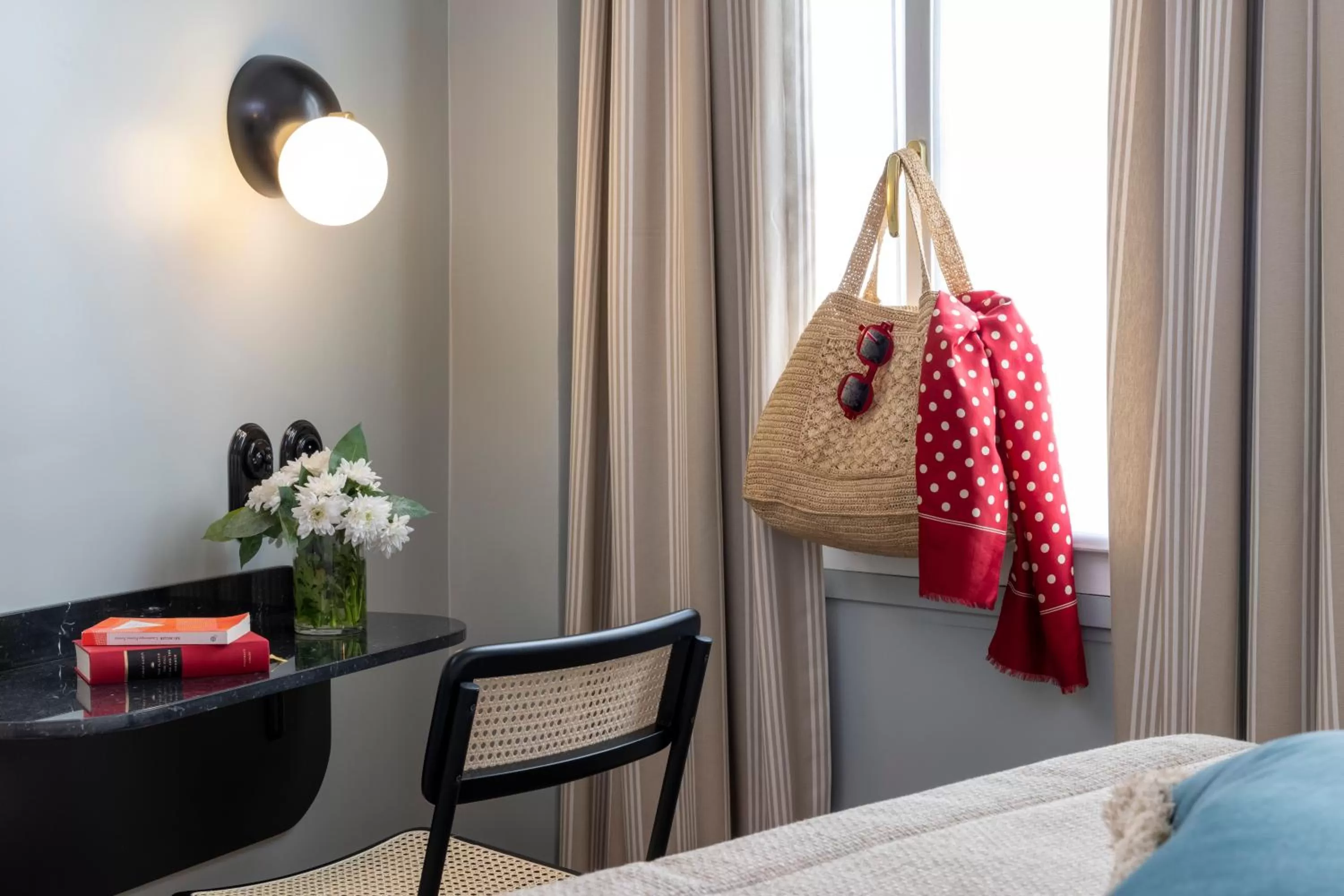 Bedroom, Bed in Hotel Bloum