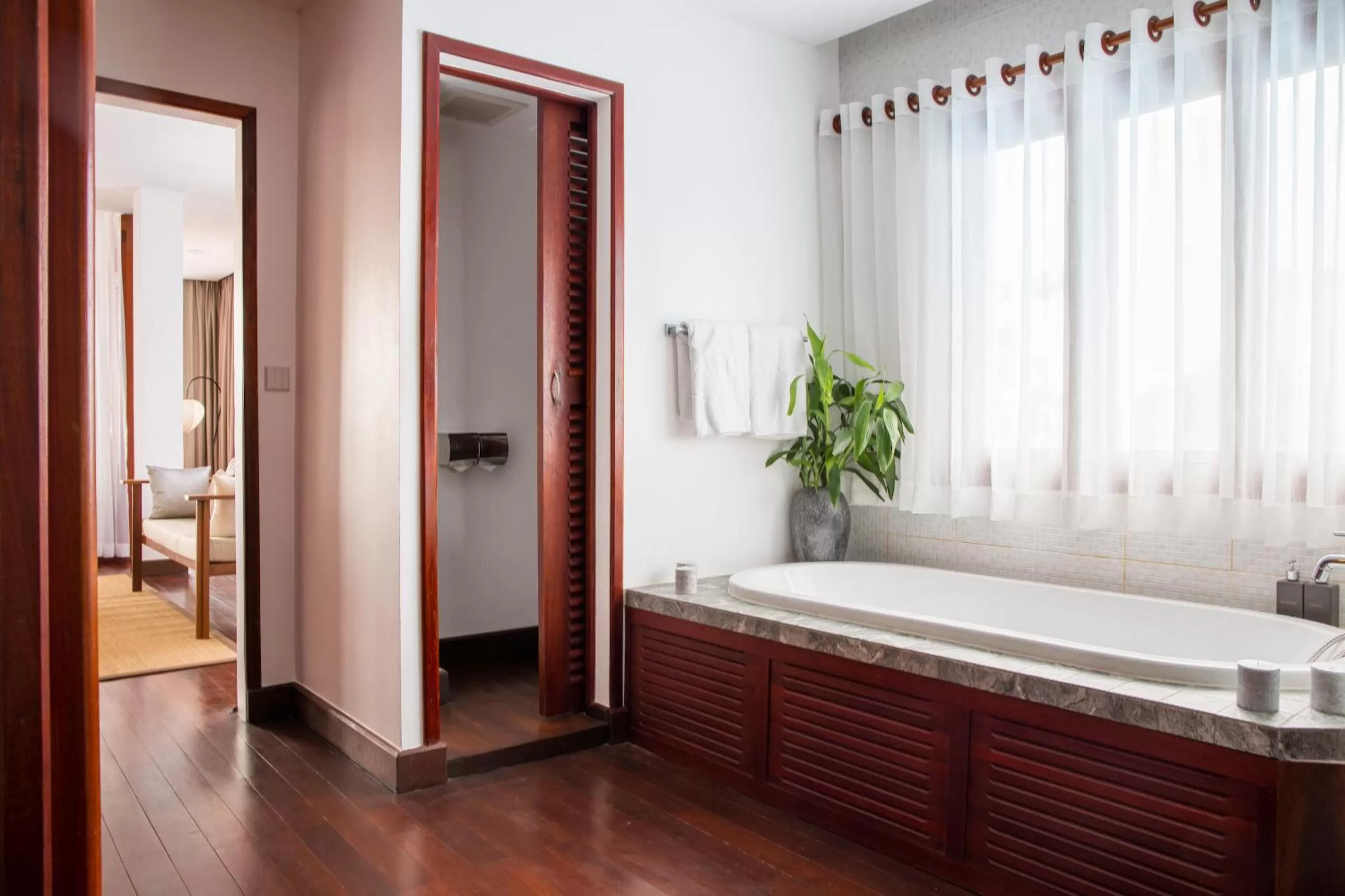 Bath in Amanjaya Pancam Suites Hotel