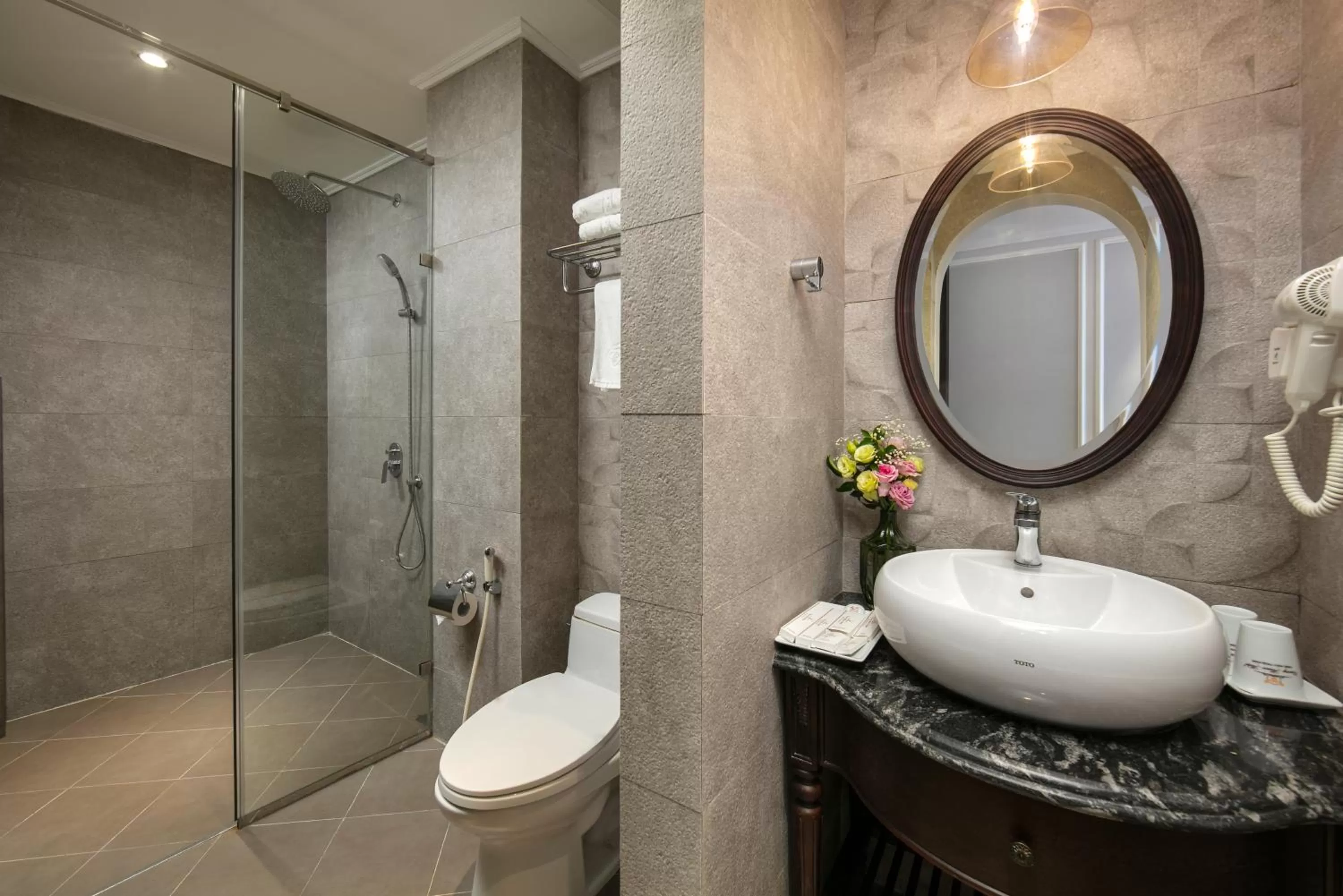 Photo of the whole room in Canary Hotel