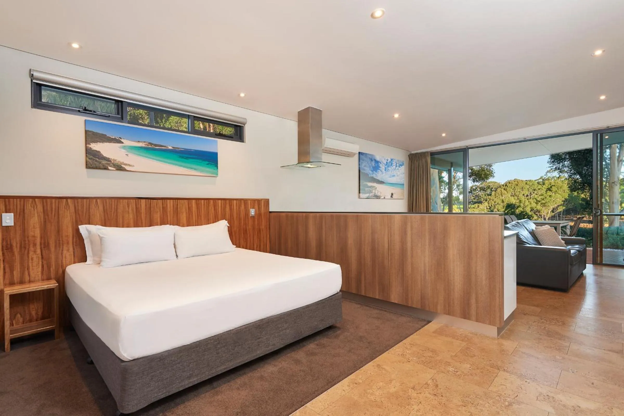 Bedroom, Bed in Eight Willows Retreat