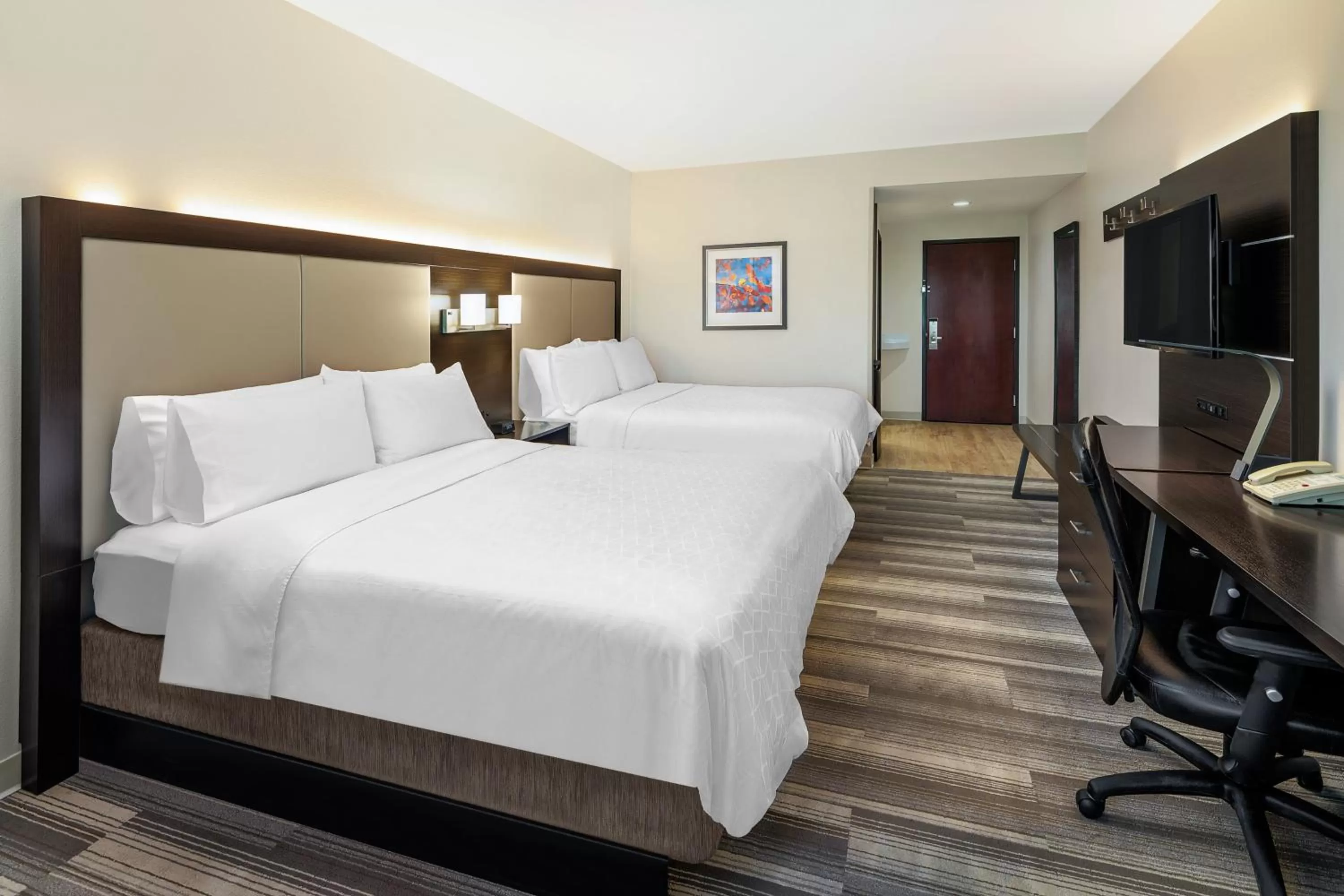 Photo of the whole room, Bed in Holiday Inn Express & Suites Florence by IHG