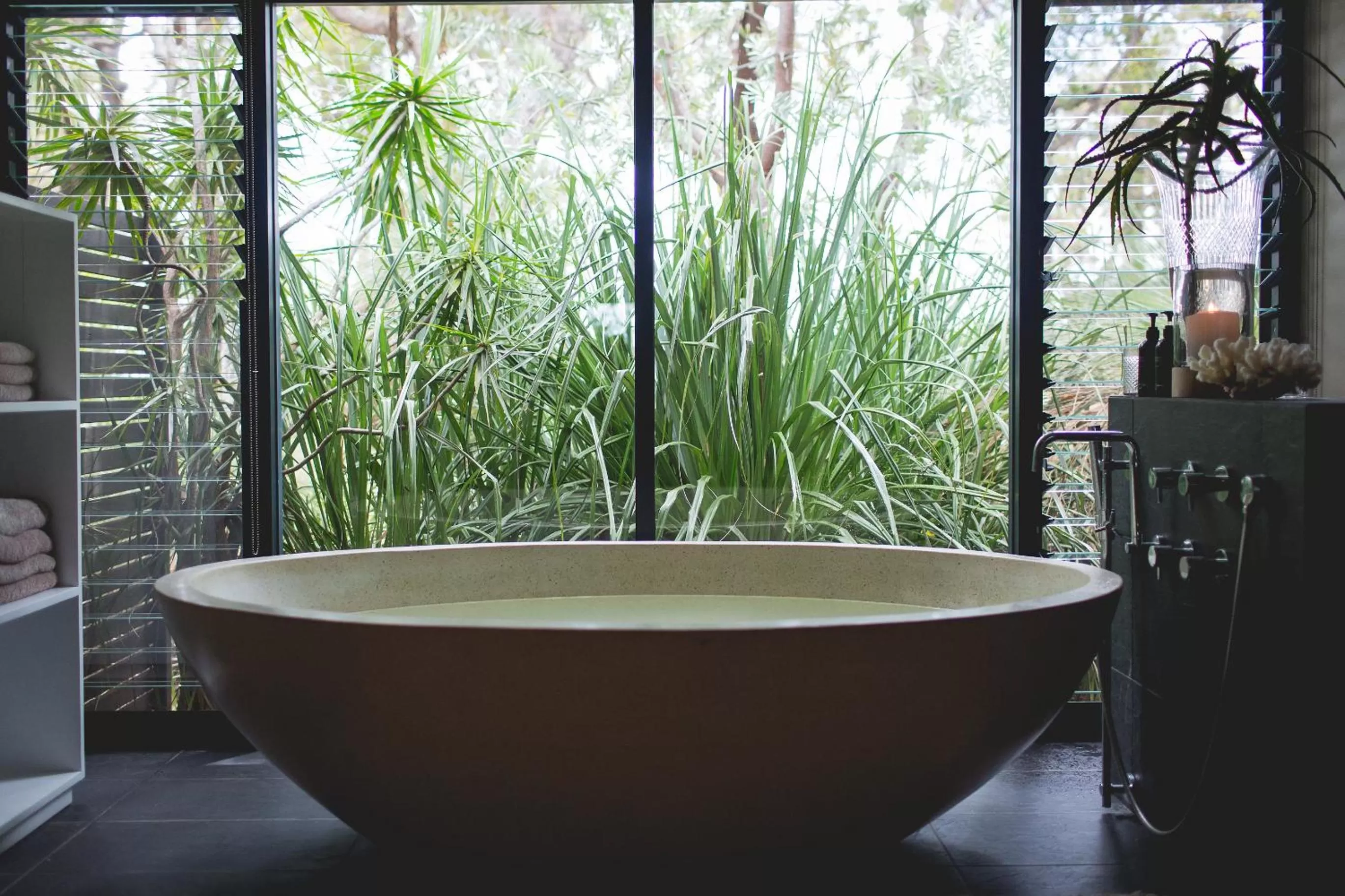 Hot Spring Bath in Empire Spa Retreat