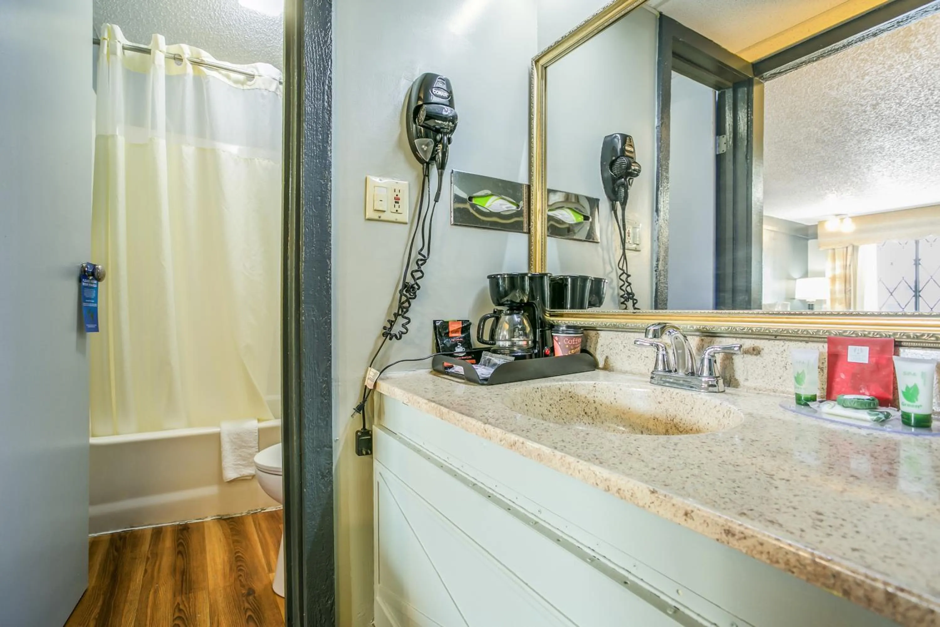 Bathroom in Scottish Inns Harrisburg-Hershey South