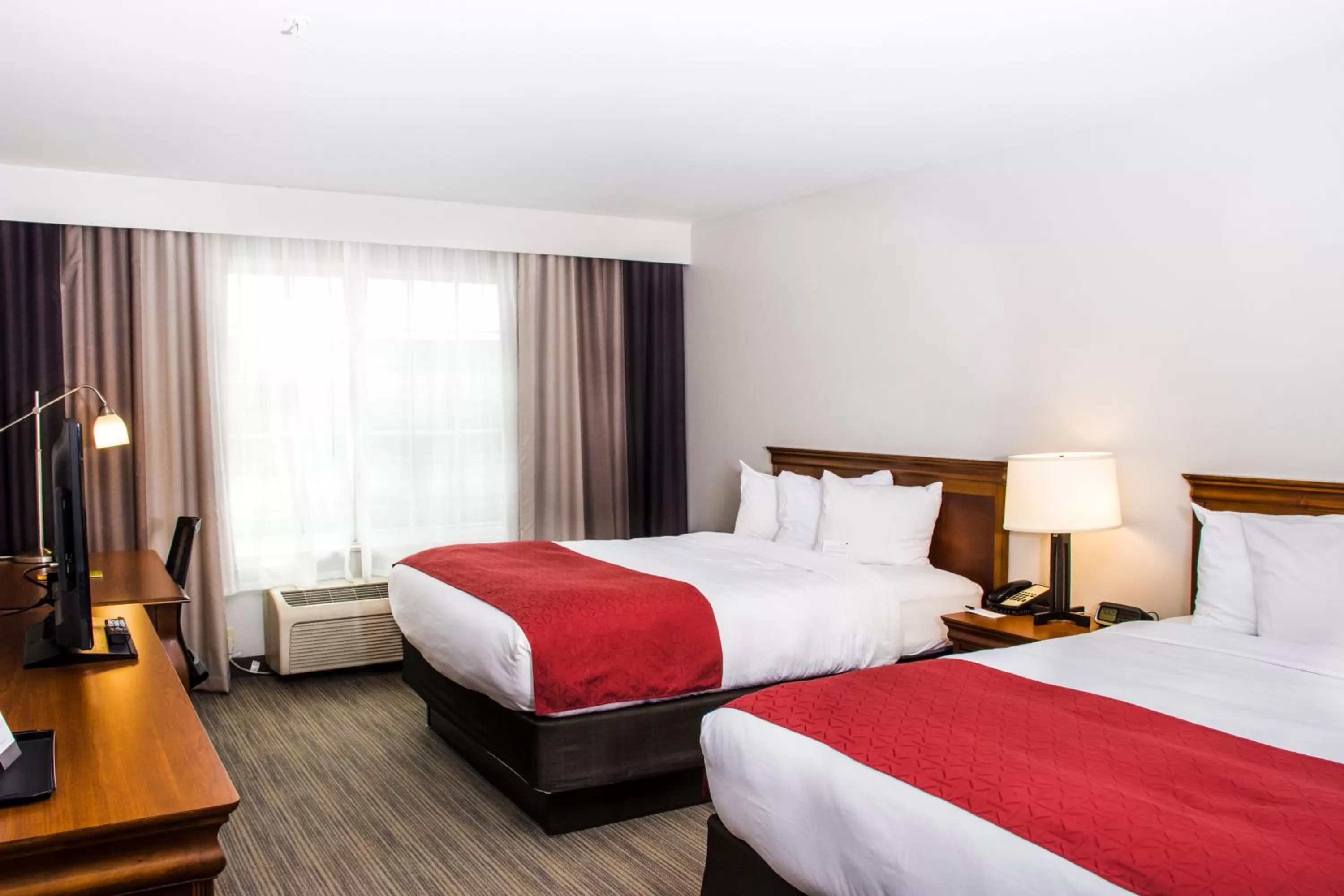 Photo of the whole room, Bed in Country Inn & Suites by Radisson, Winchester, VA