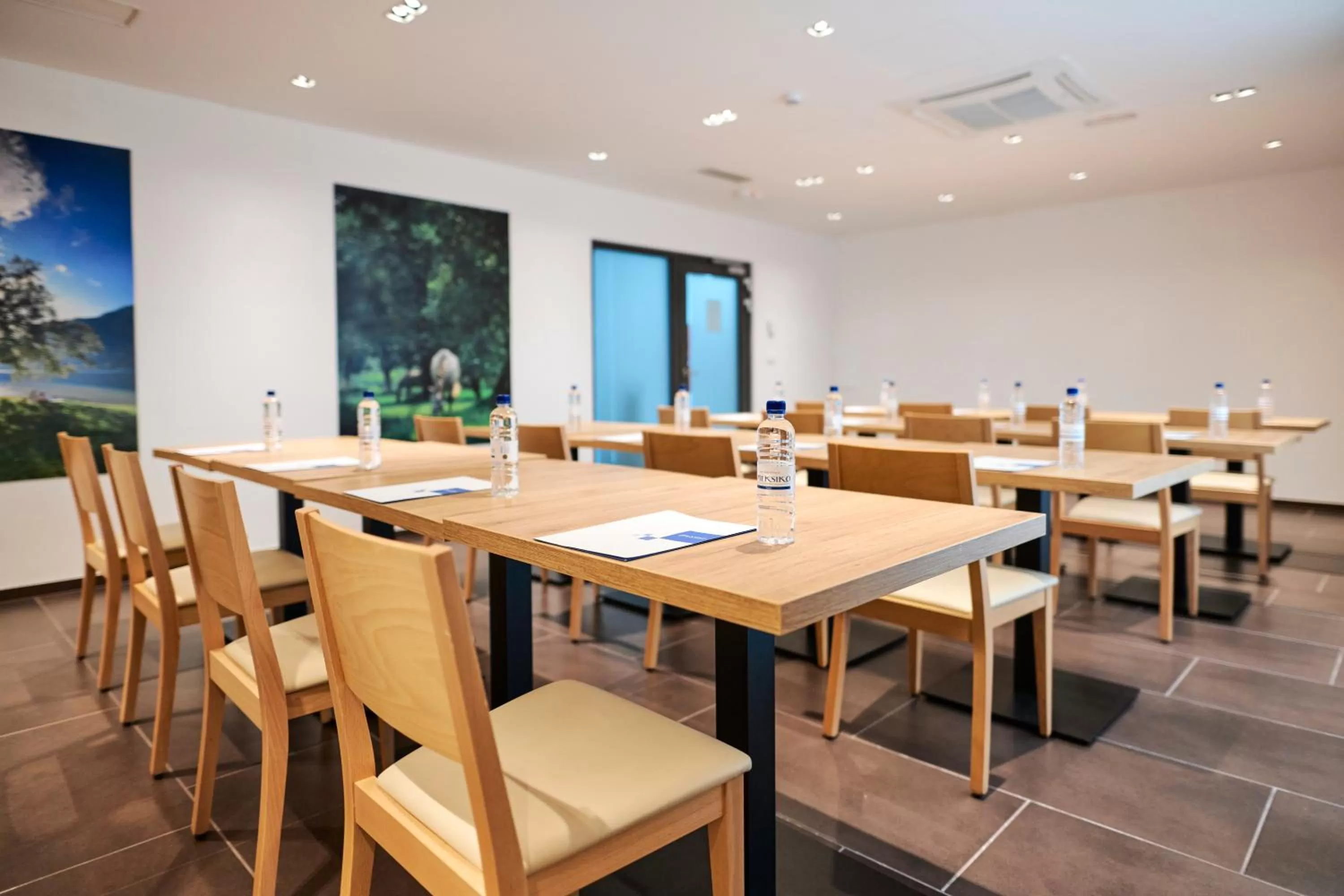 Restaurant/places to eat in Hotel Meksiko