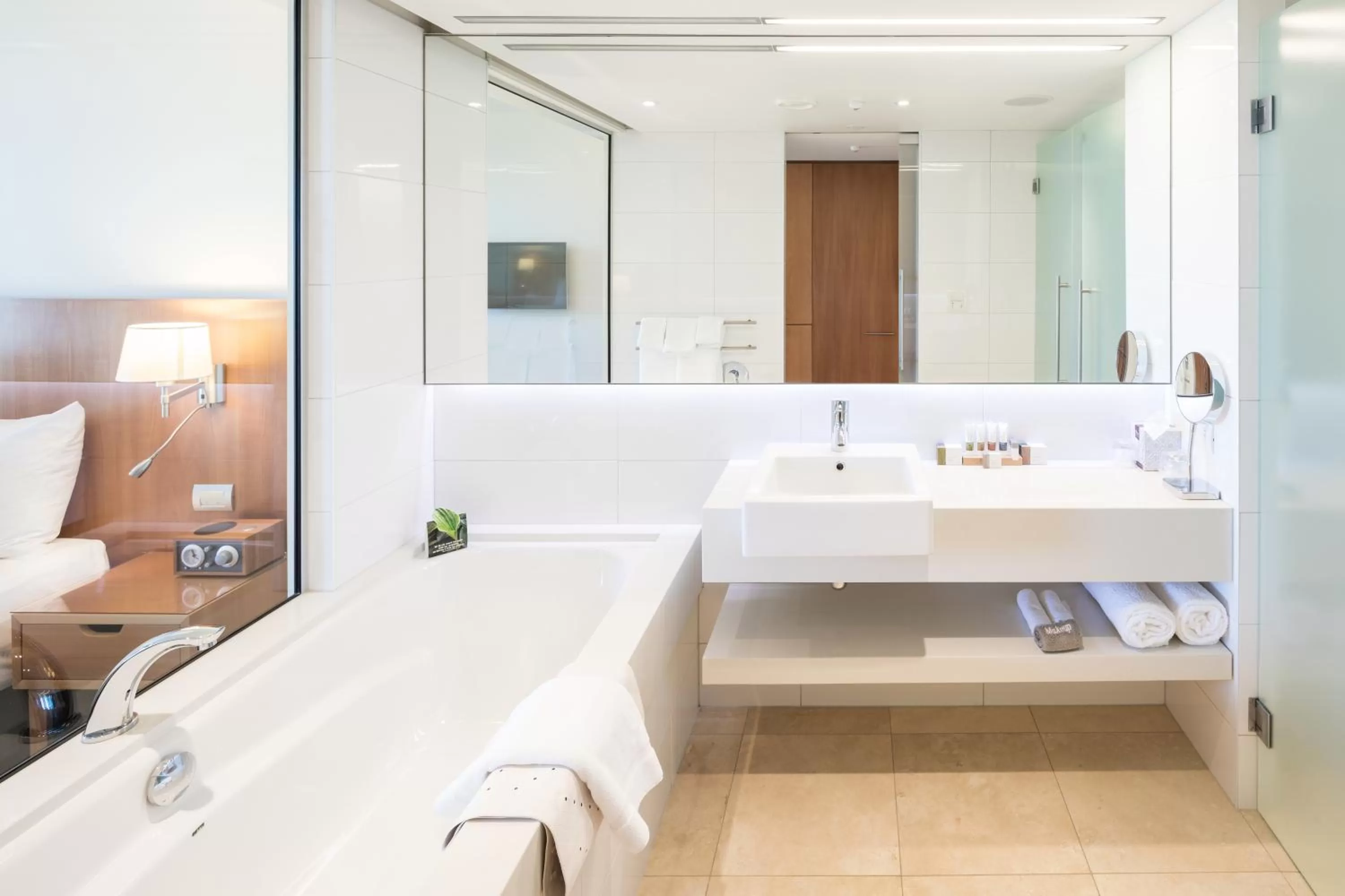 Bathroom in Commodore Airport Hotel Christchurch