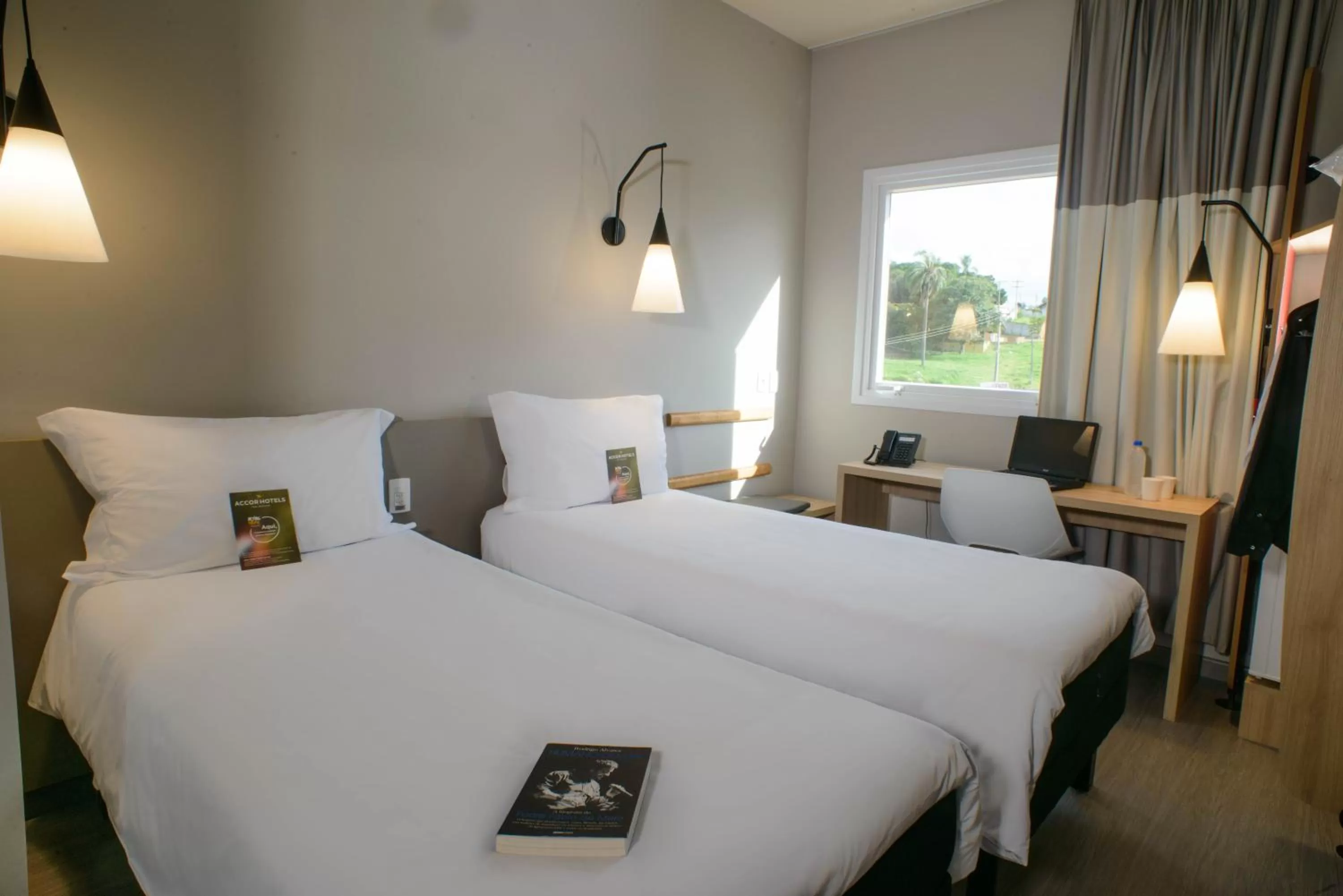 Photo of the whole room, Bed in ibis Itatiba