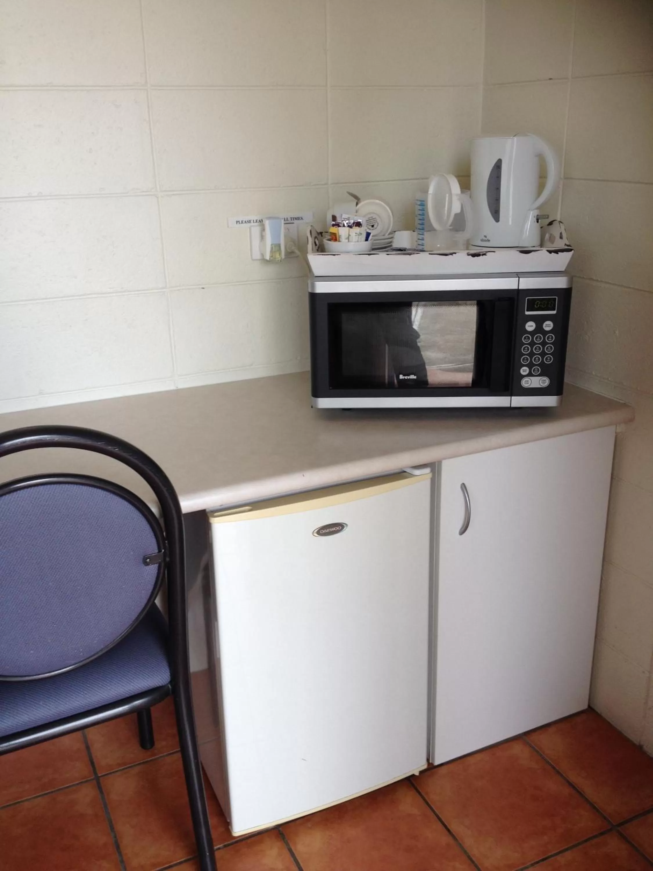 Coffee/tea facilities in Sunburst Motel