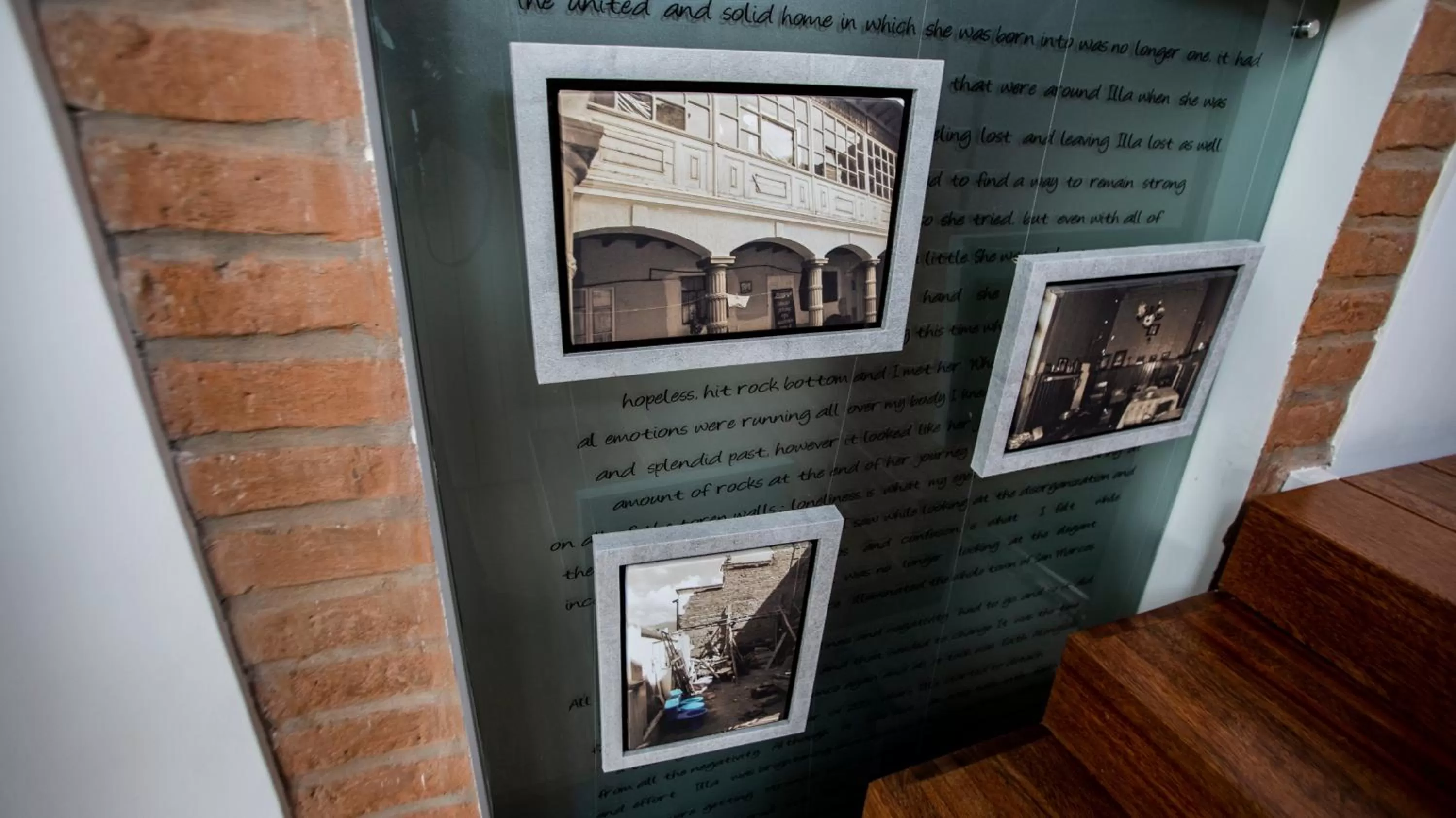 Logo/Certificate/Sign in Illa Experience Hotel