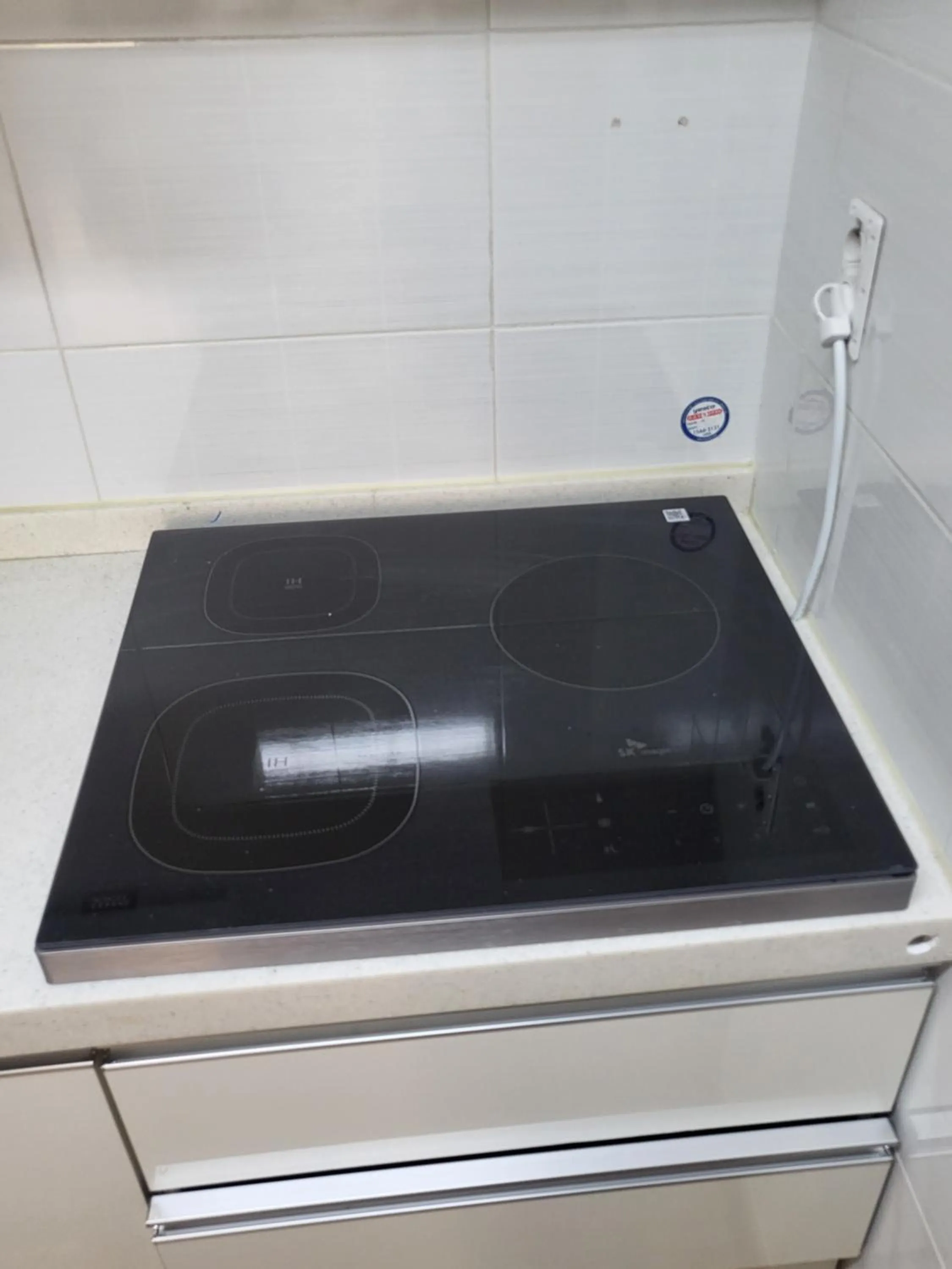 Kitchen or kitchenette in Red Guesthouse