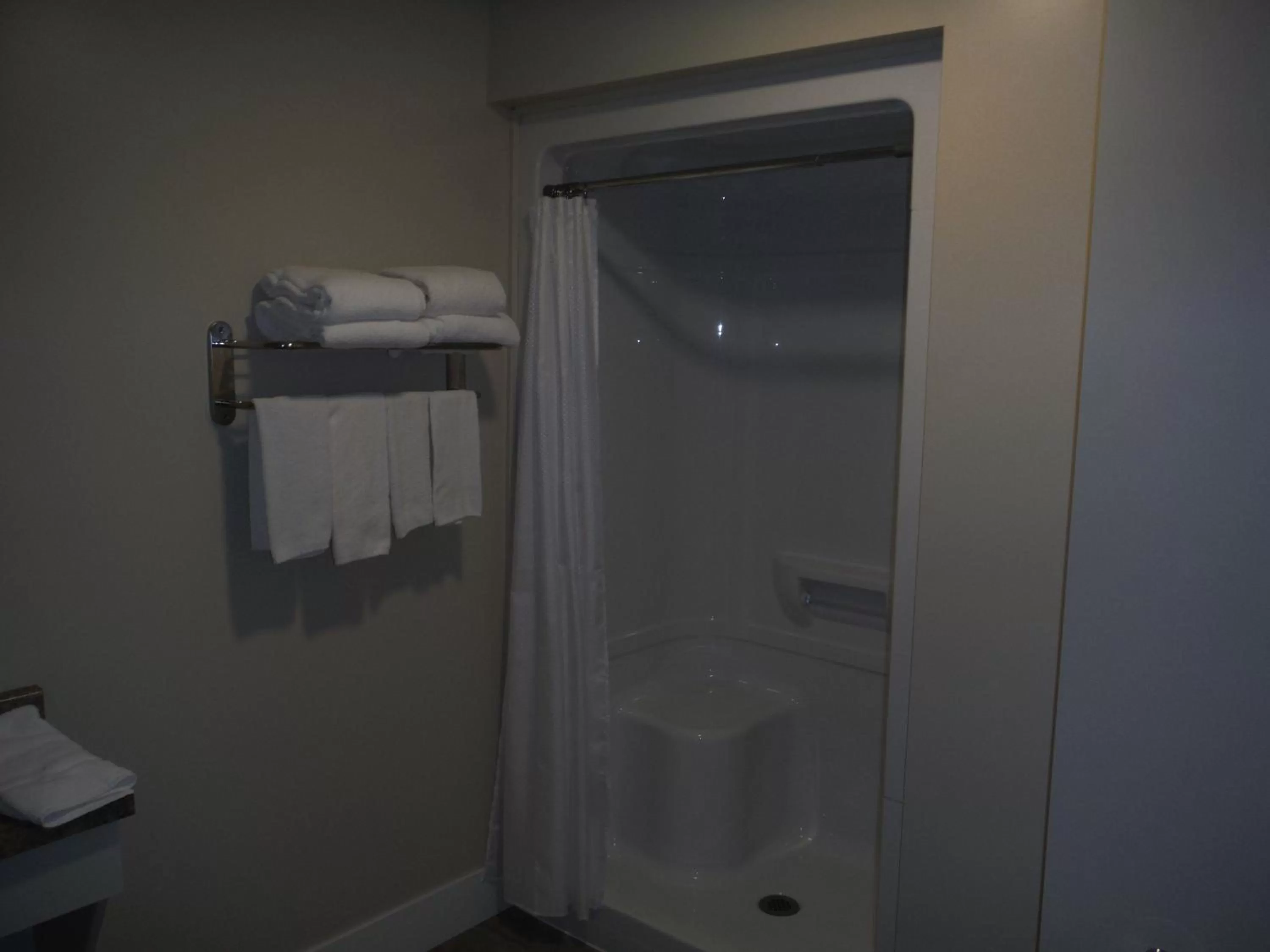 Shower in Motel Beausejour