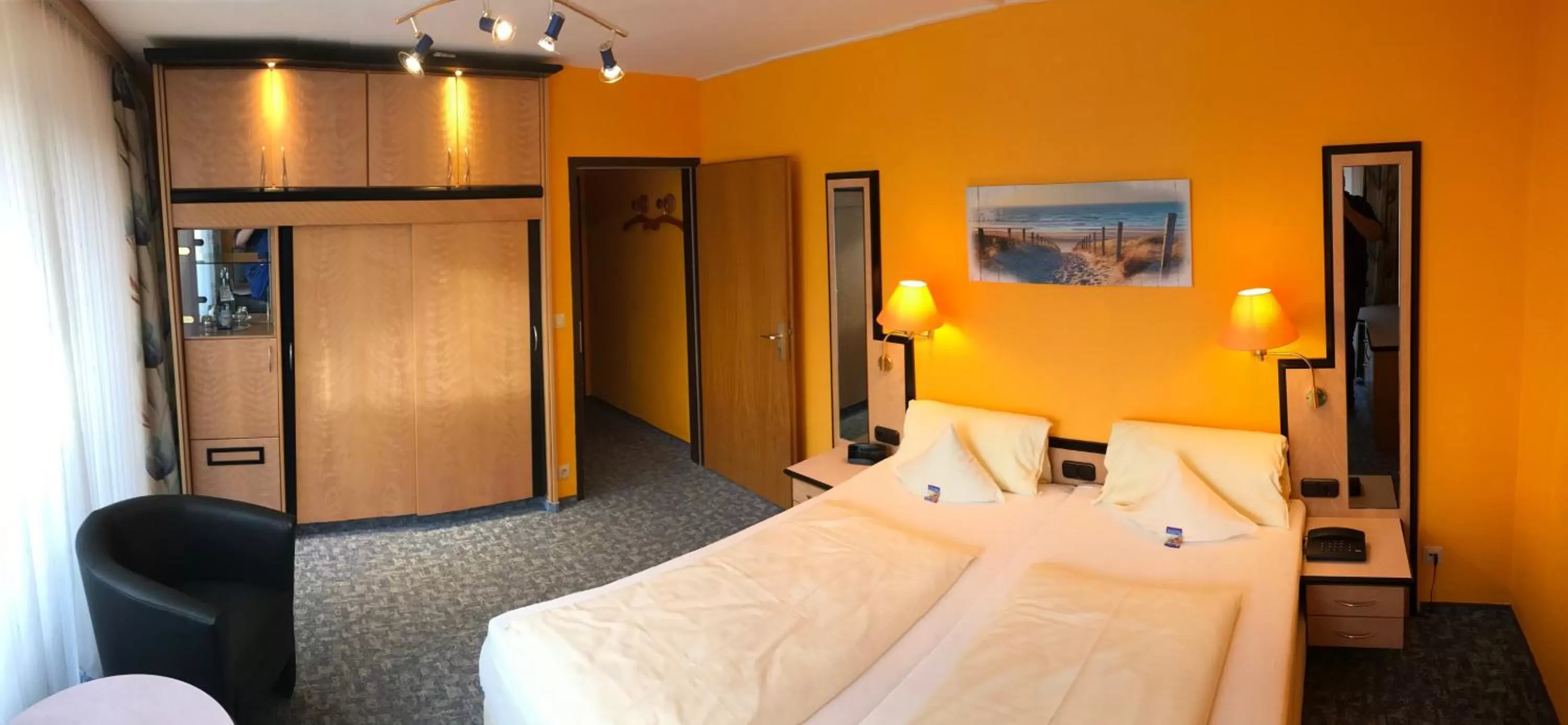 Photo of the whole room, Bed in Hotel Windspiel