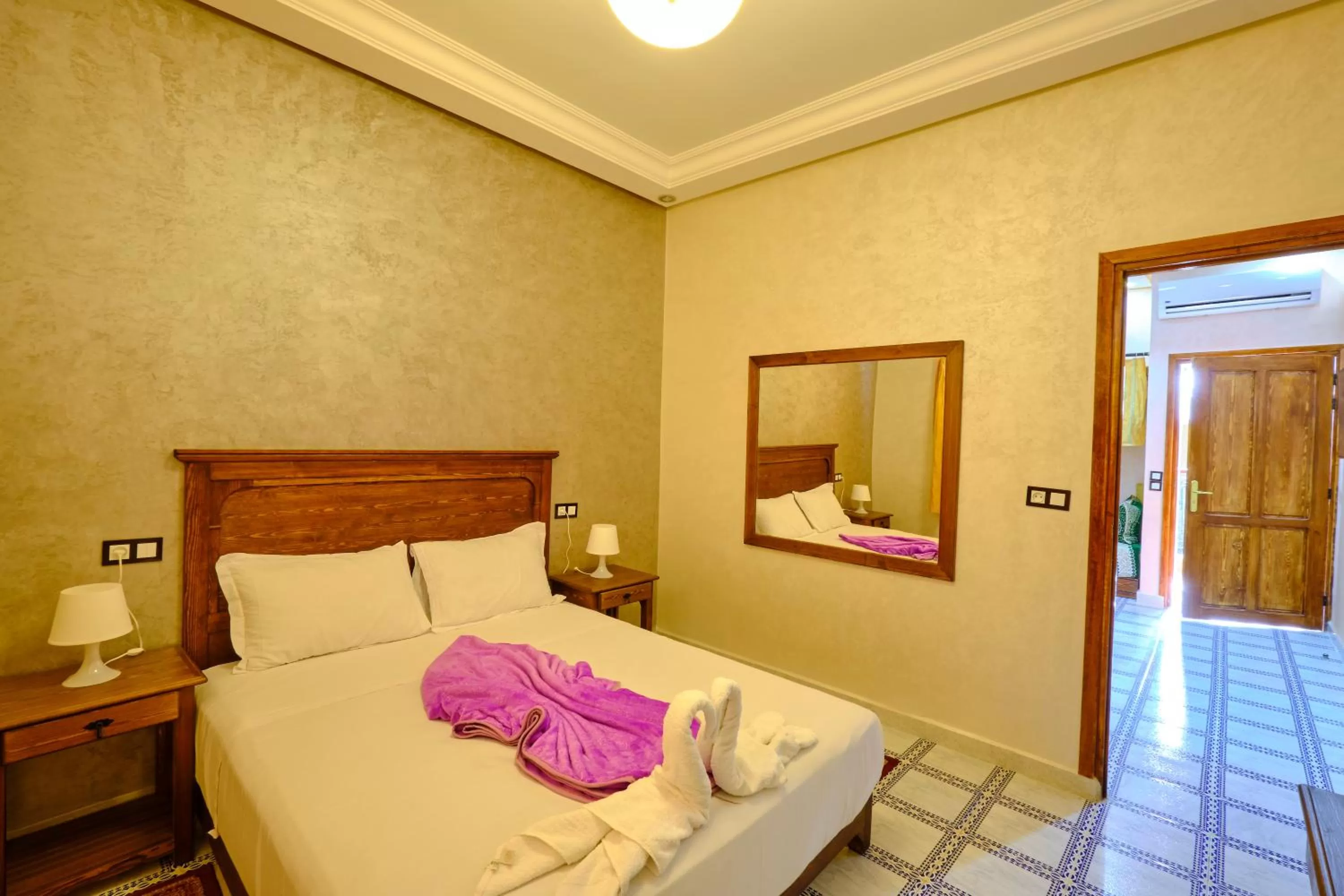 Bed in Hotel Central Palace