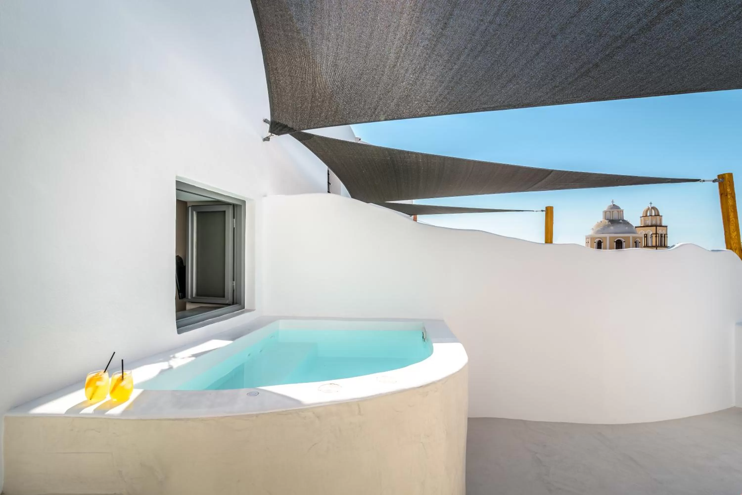 Hot Tub in Anila Suites