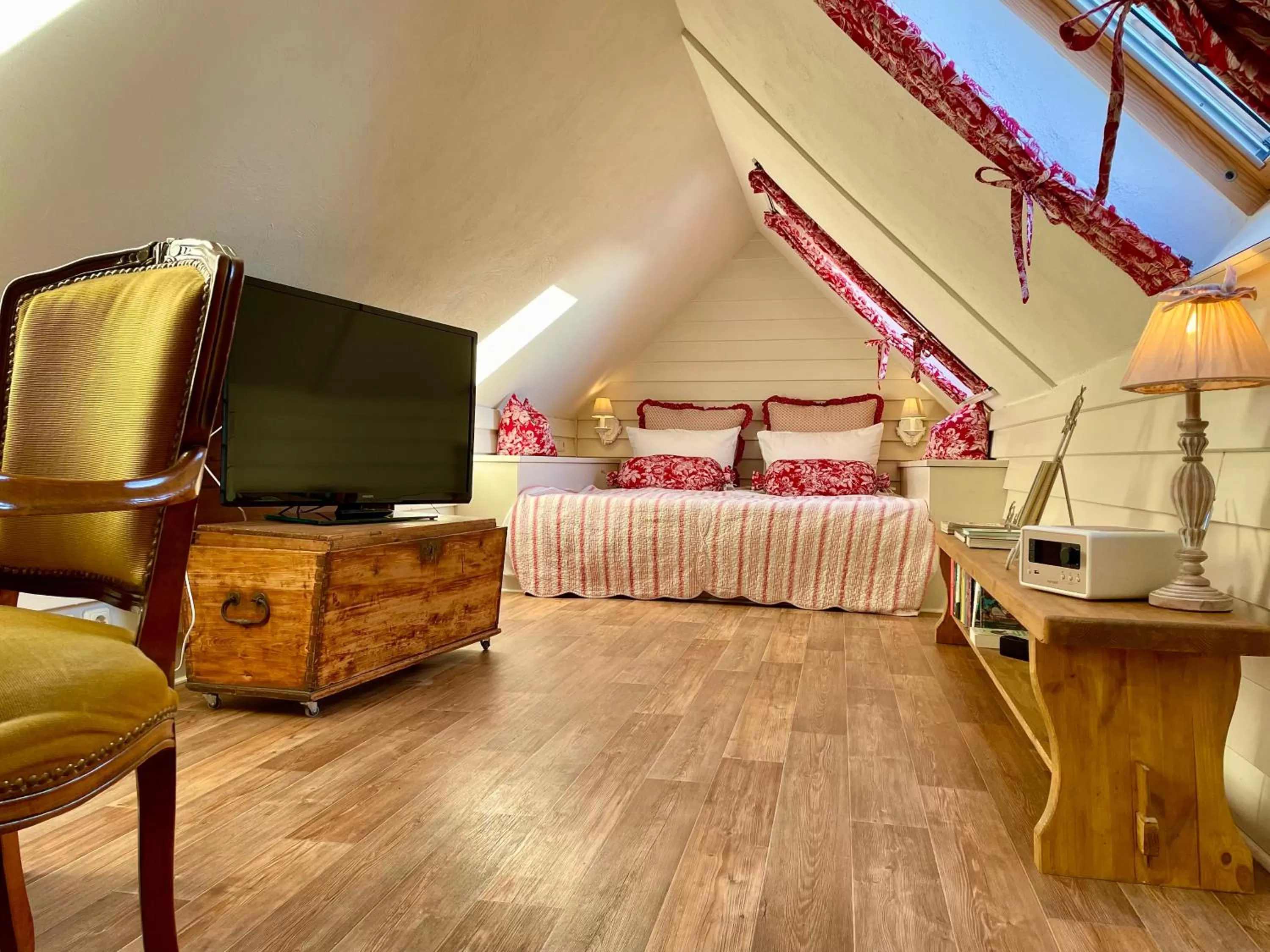 Bedroom, Bed in Weißt Du noch - Gästehäuser & Suiten