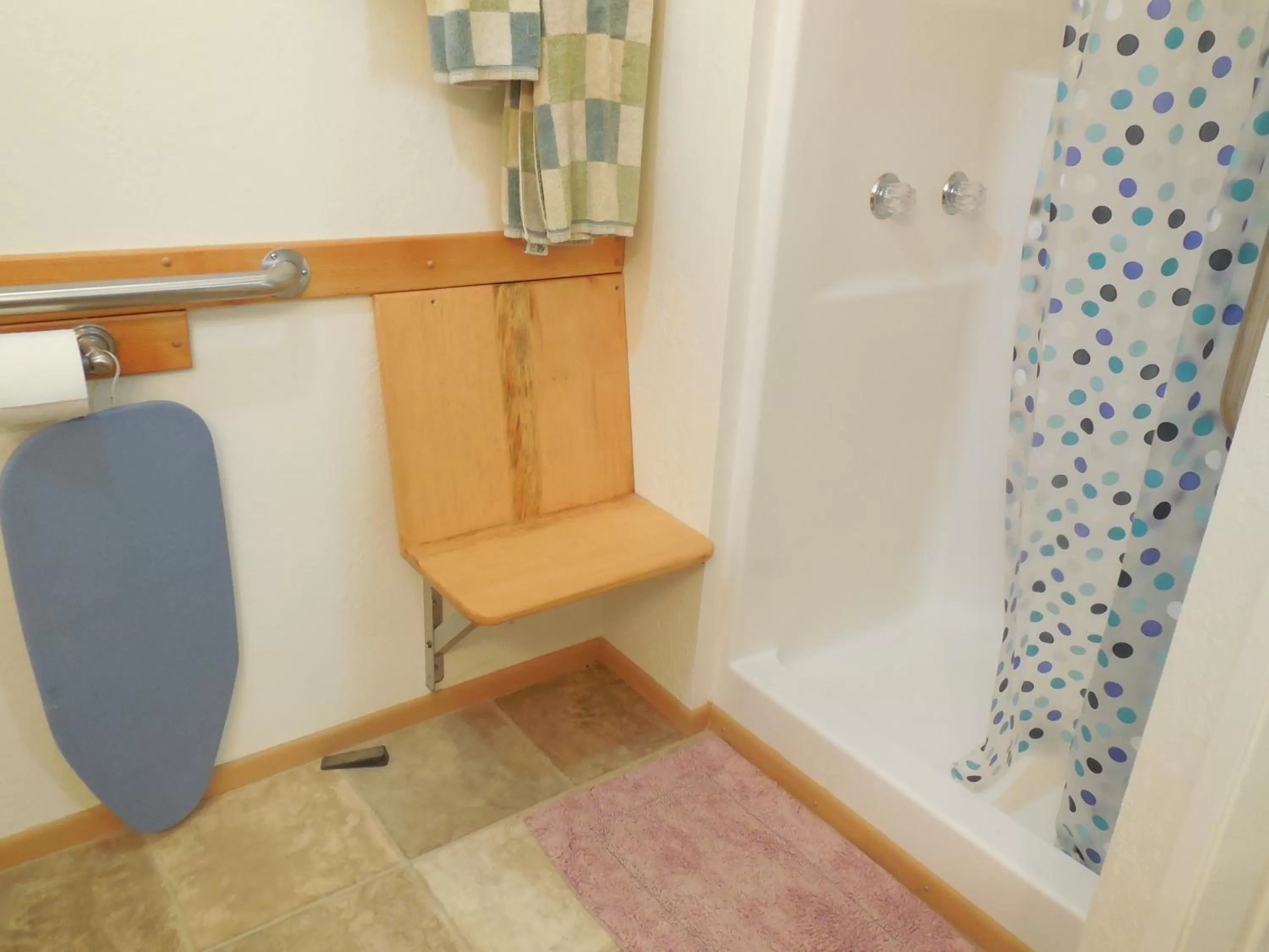 Shower in Yosemite Paradise Inn