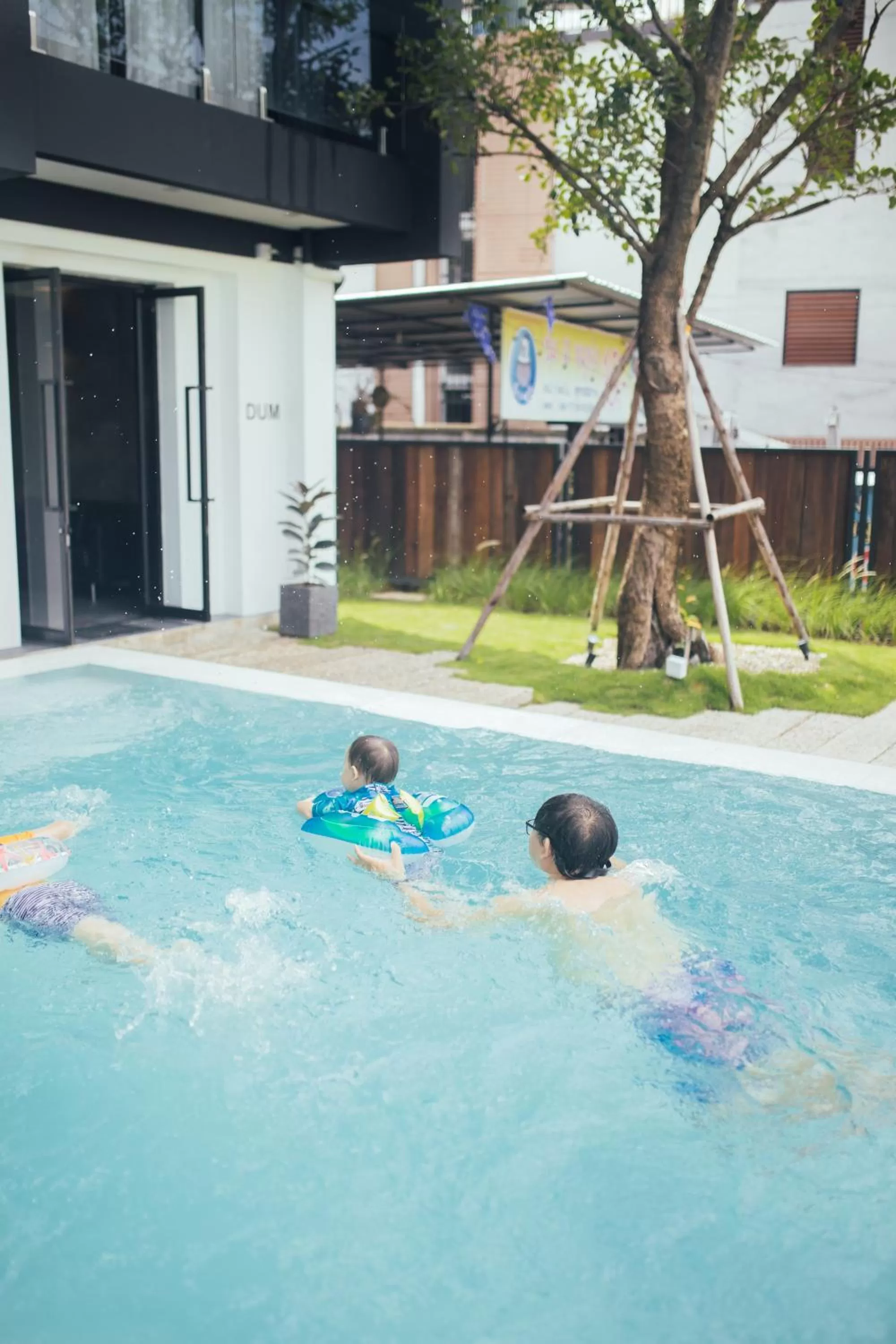Swimming pool in DUM Hotel - Si Phum