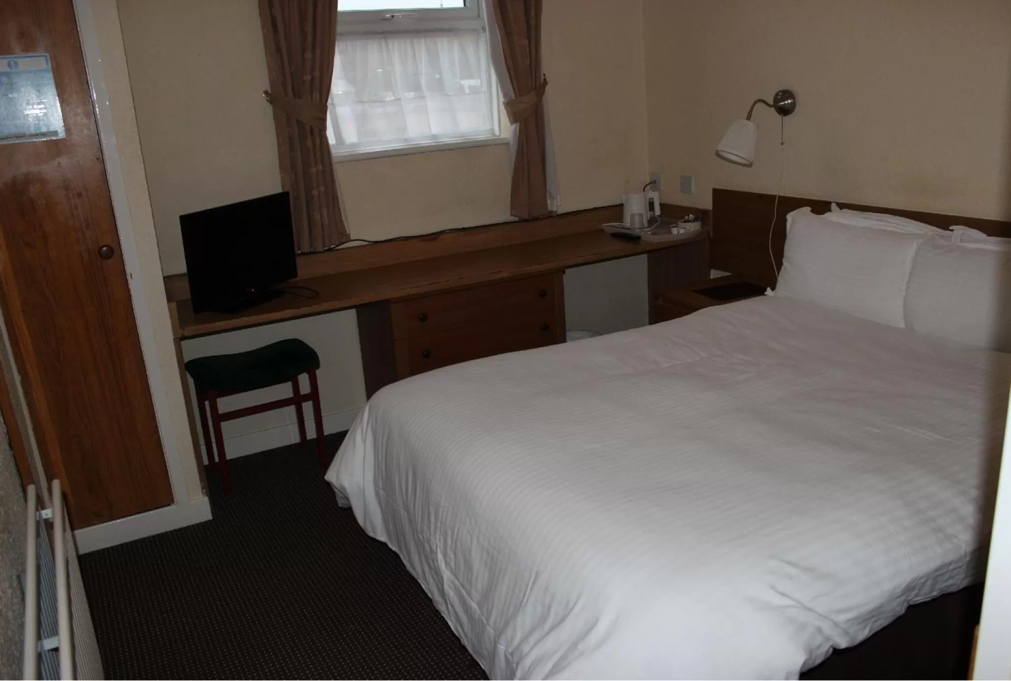 TV and multimedia, Bed in The Premier Lodge