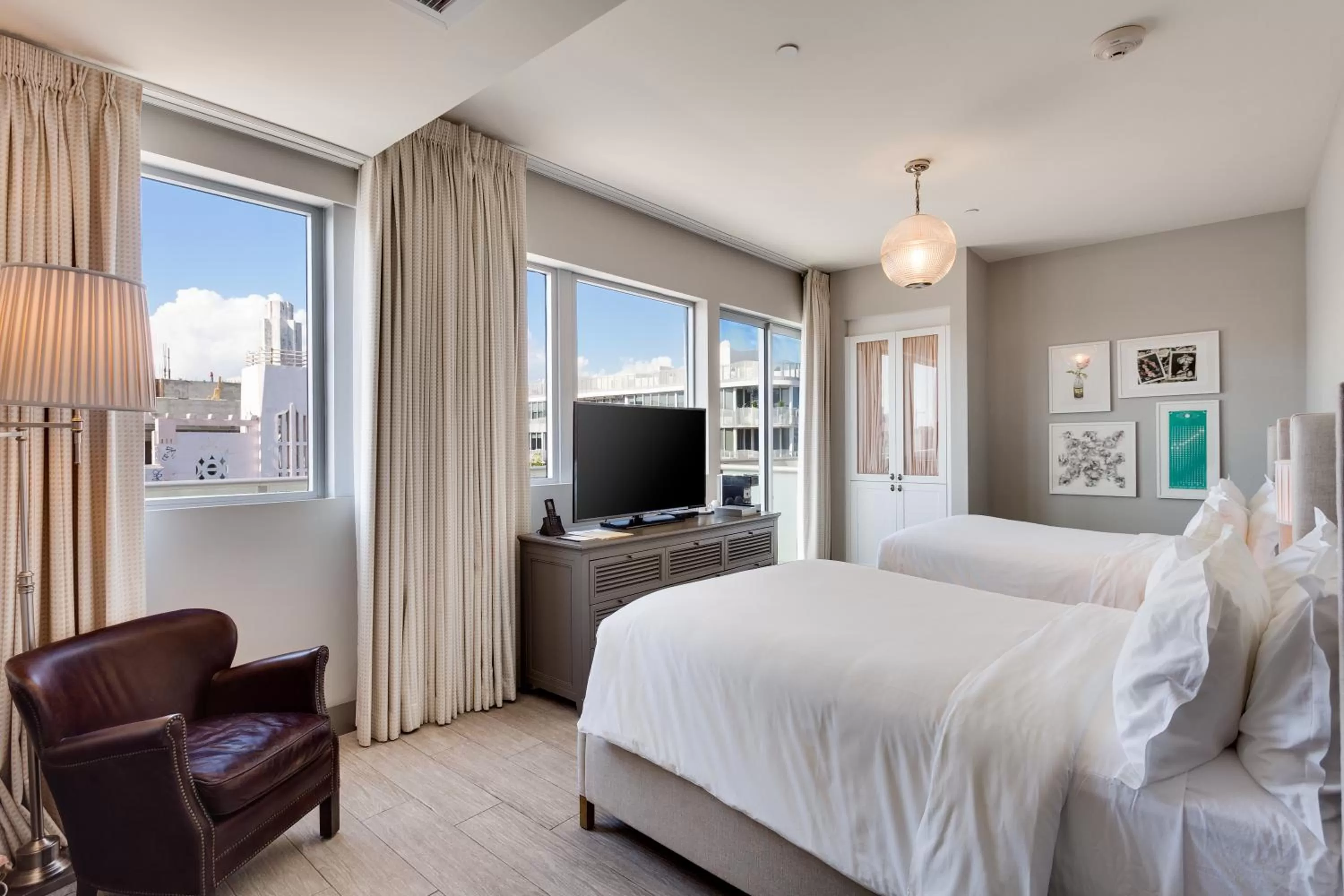 TV and multimedia, Bed in The Plymouth South Beach