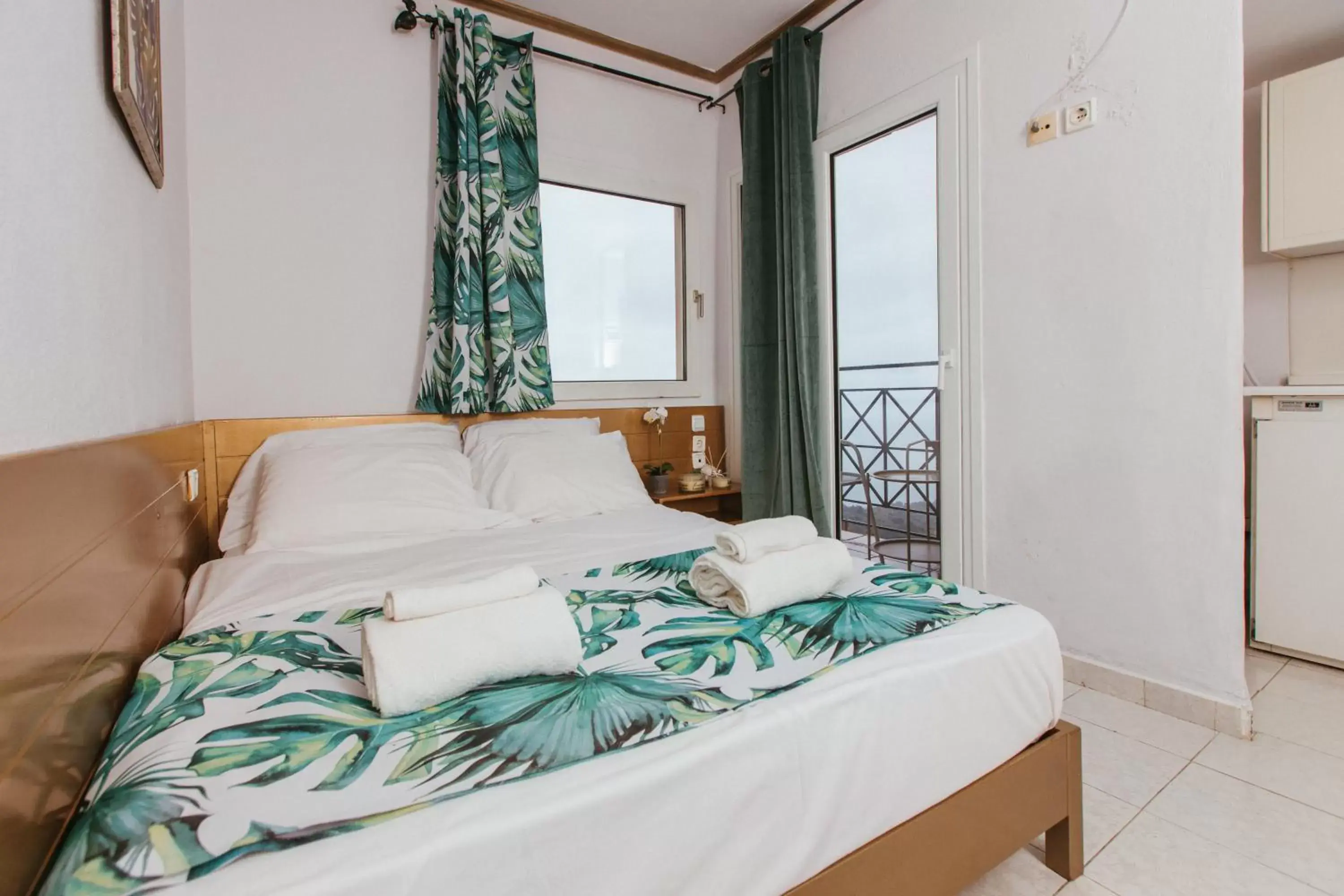 Double Room with Mountain View - single occupancy in Hotel Christina - Happy Days Double Room with Mountain View - single occupancy in Hotel Christina - Happy Days