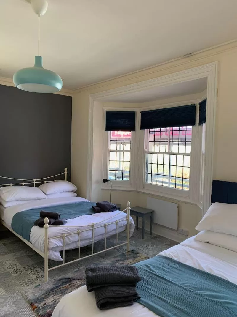 Property building, Bed in The Bridge Inn