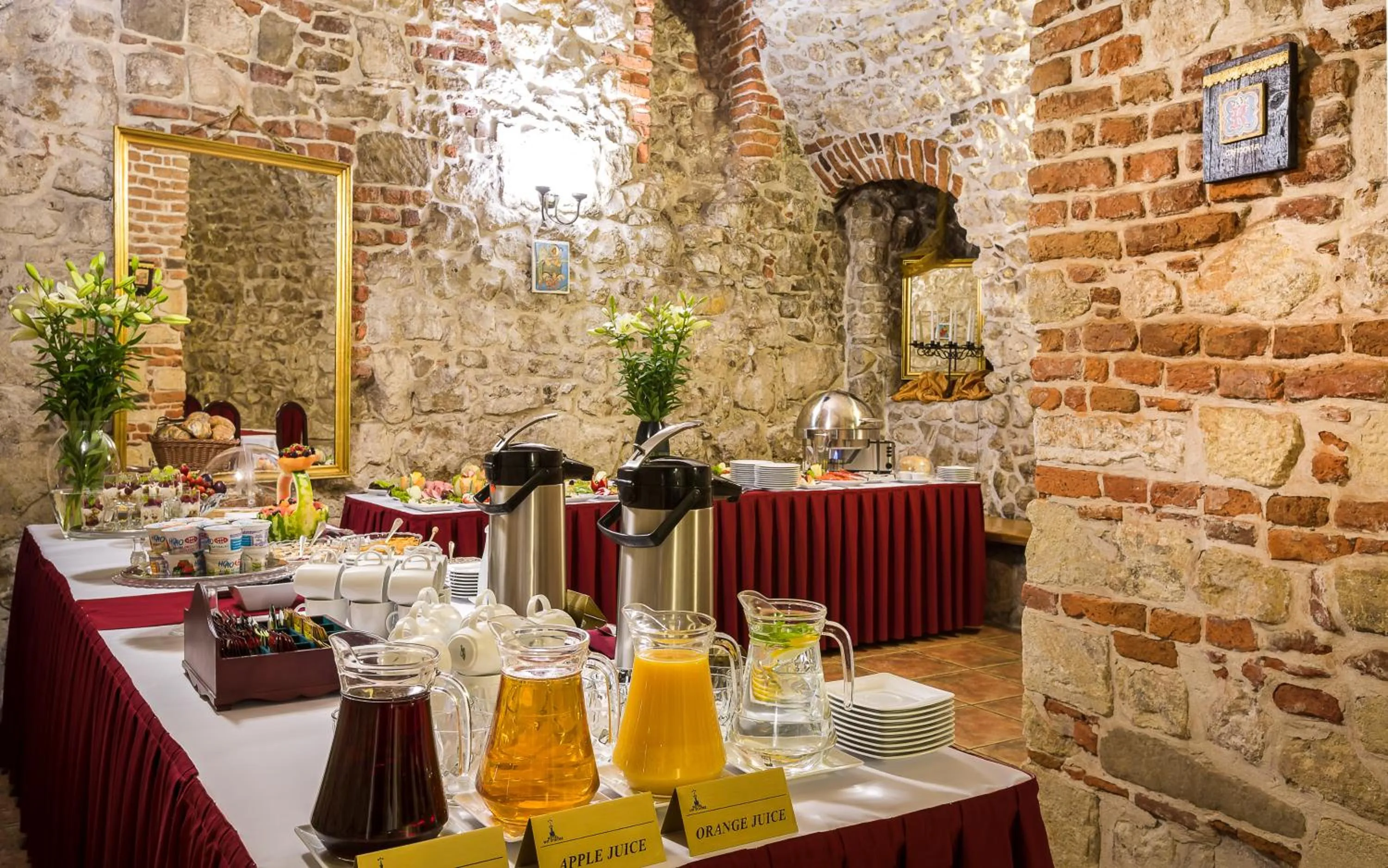 Restaurant/places to eat in Hotel Wit Stwosz