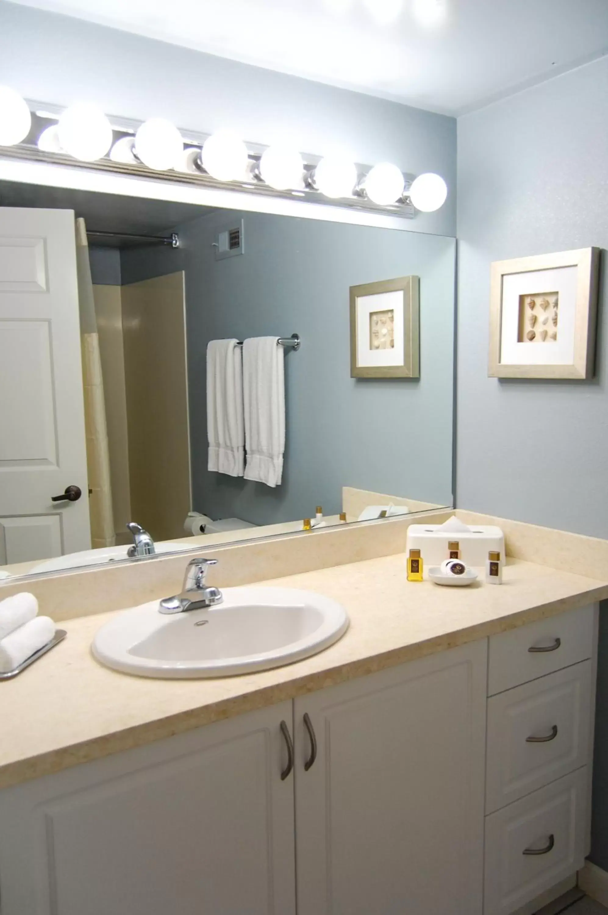 One Bedroom Ocean View in Hilton Vacation Club Riviera Beach & Shores One Bedroom Ocean View in Hilton Vacation Club Riviera Beach & Shores