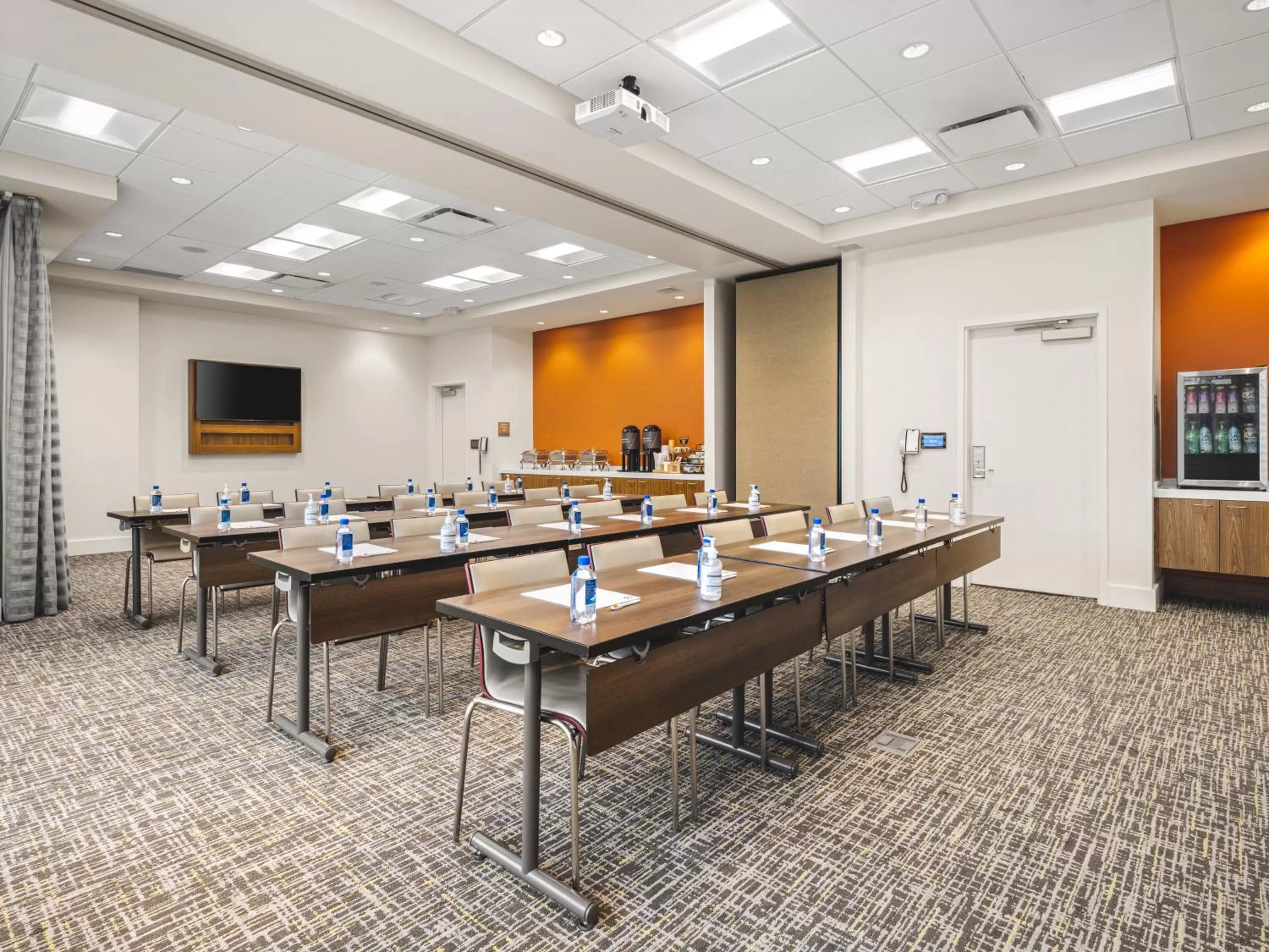 Meeting/conference room in EVEN Hotel Seattle Downtown - Lake Union by IHG
