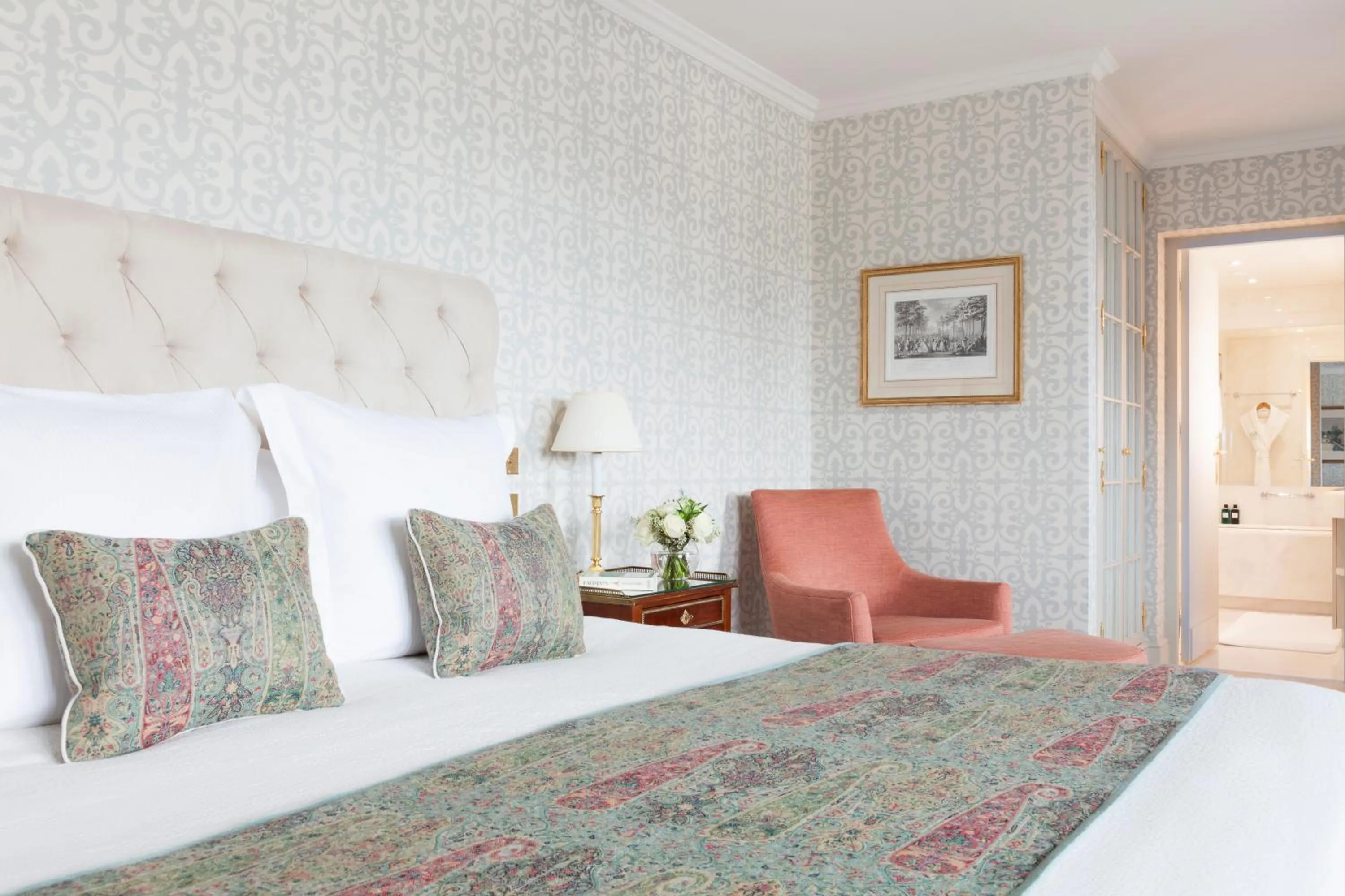 Bed in Le Bristol Paris, Oetker Hotels