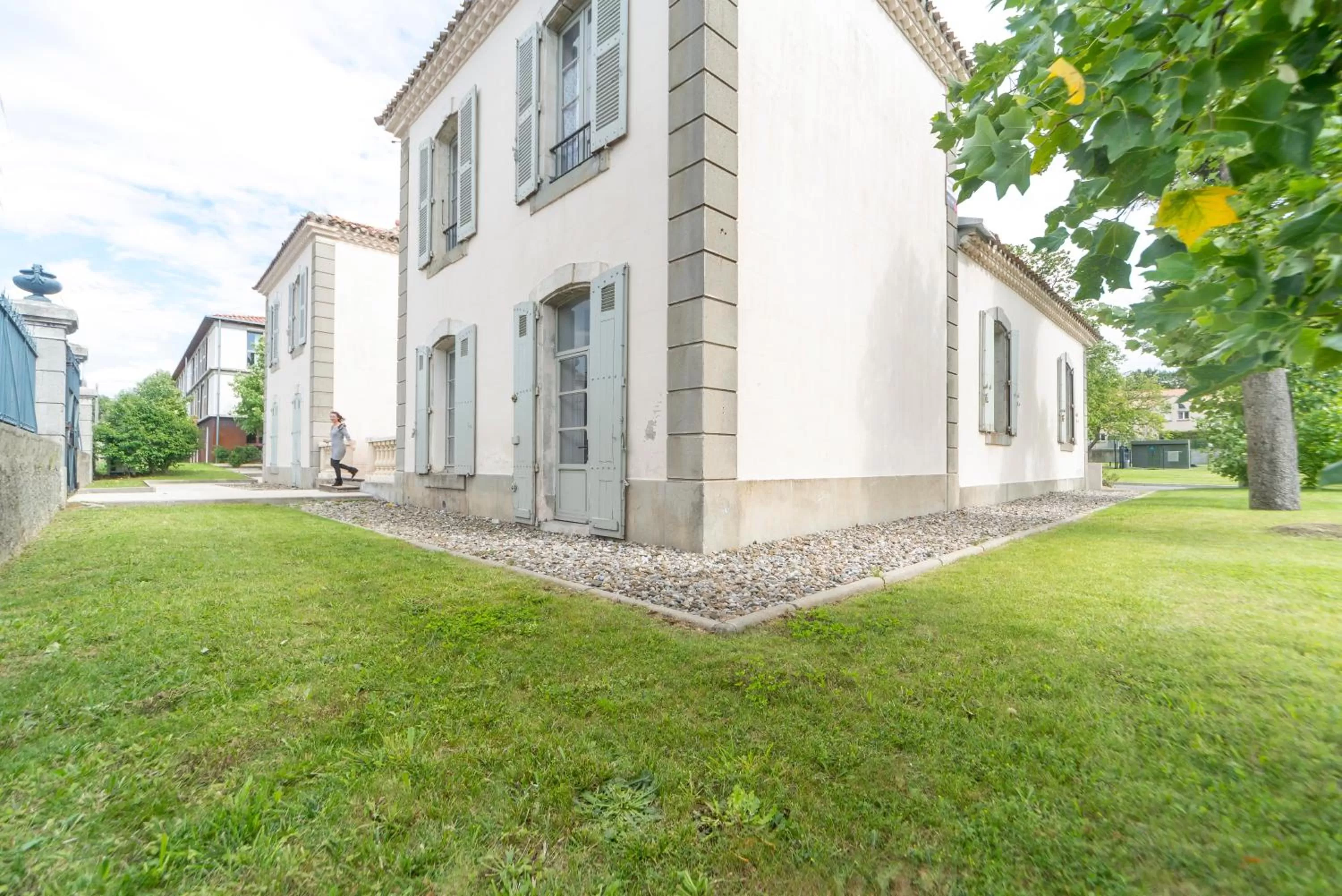 Facade/entrance in Cerise Carcassonne Sud