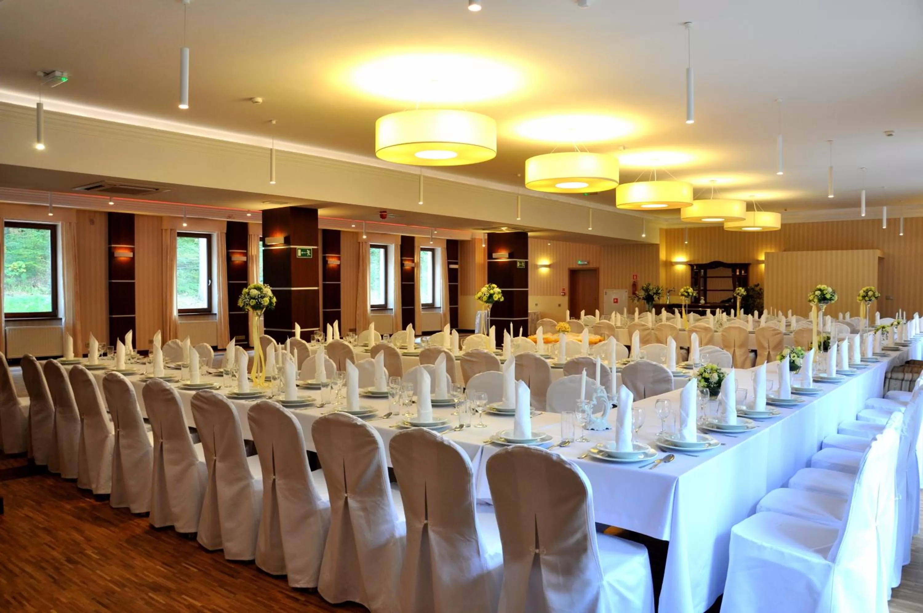 Restaurant/places to eat in Hotel Mir-Jan SPA