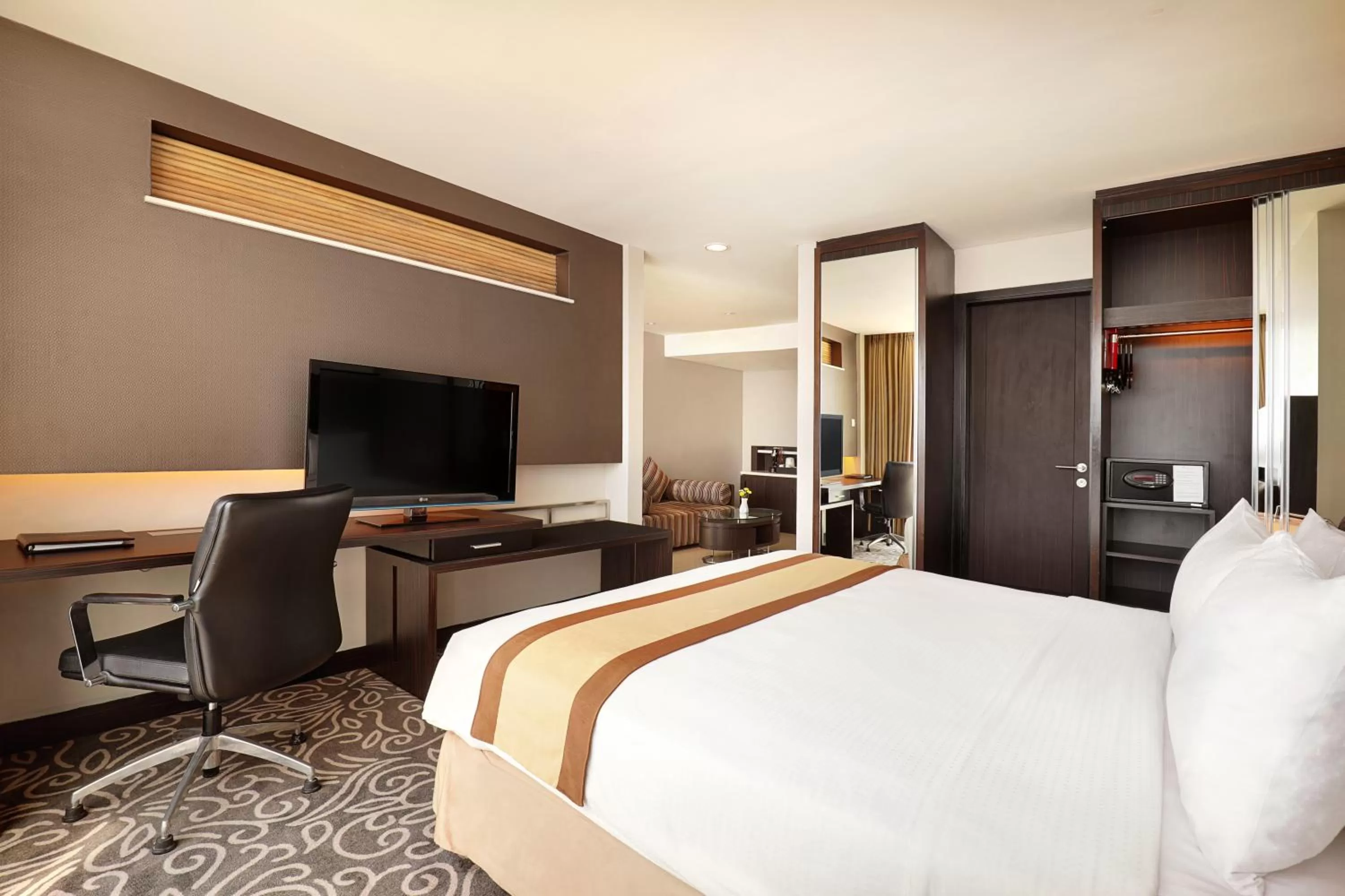 Bedroom, Bed in Swiss-Belhotel Balikpapan