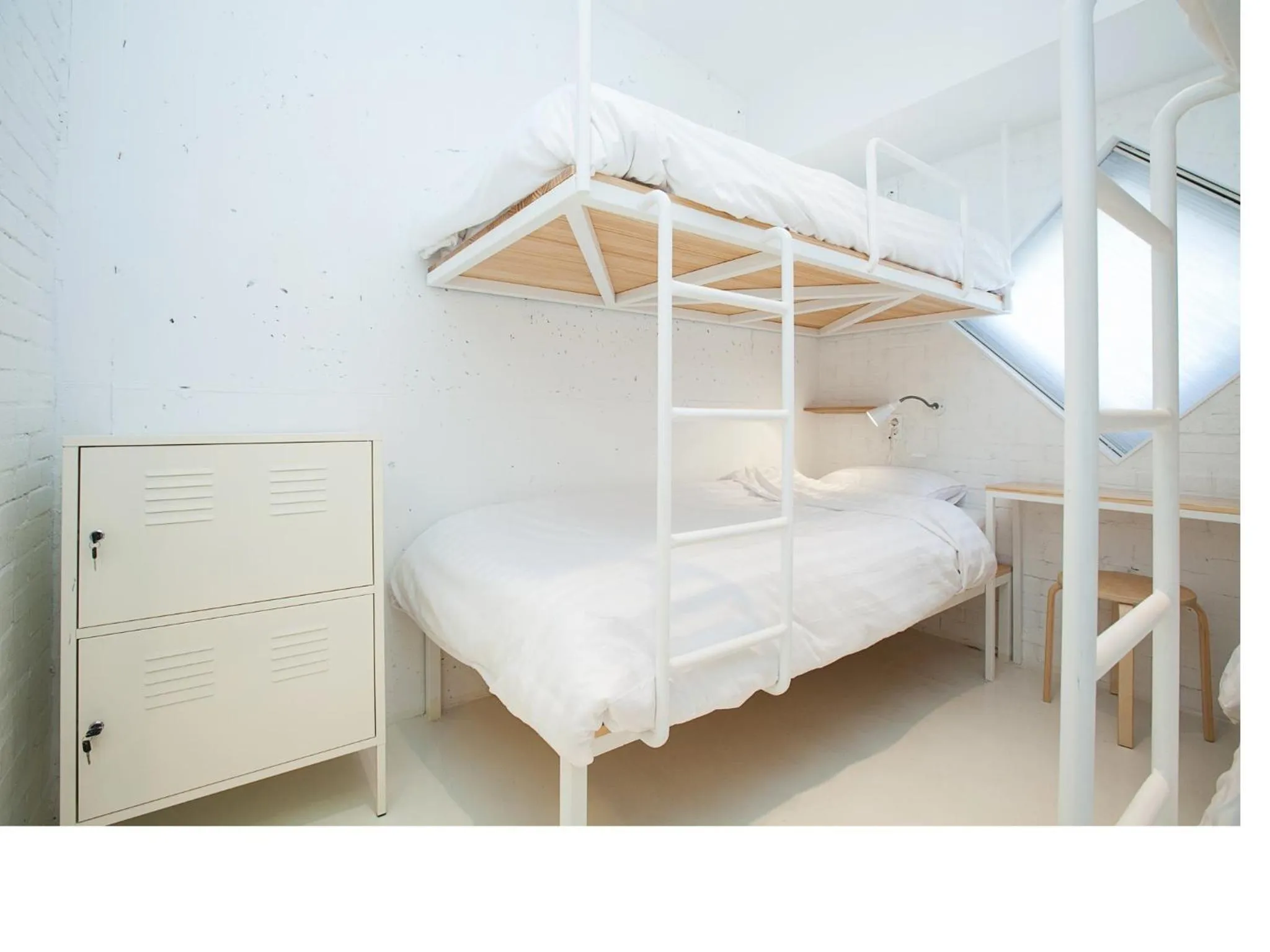 bunk bed, Bed in Mir Guesthouse