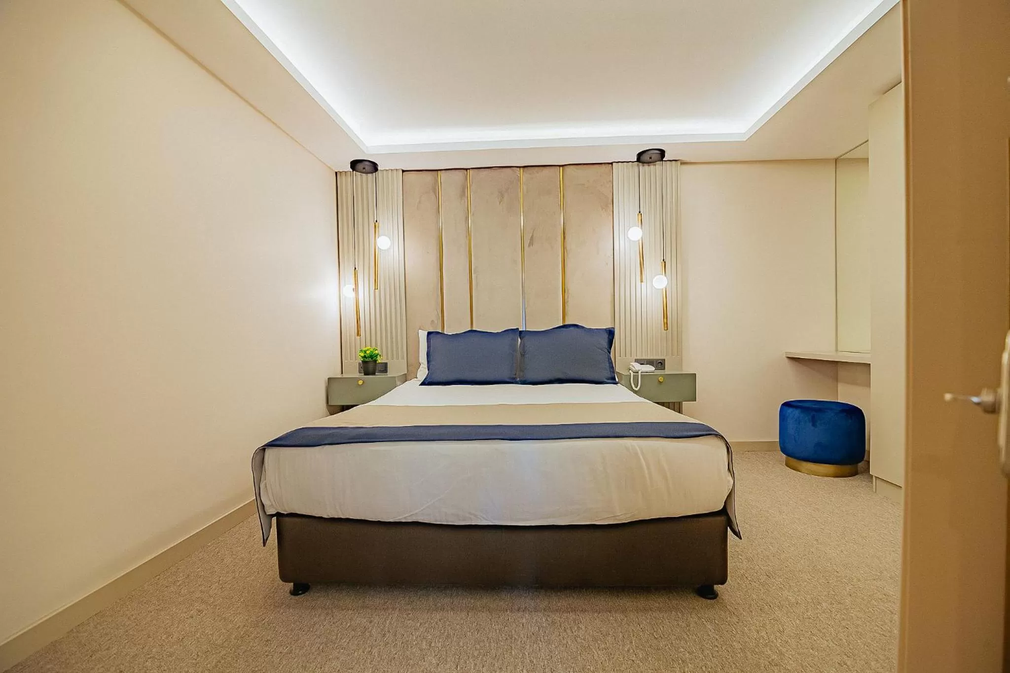 Bed in The Milltown Hotel