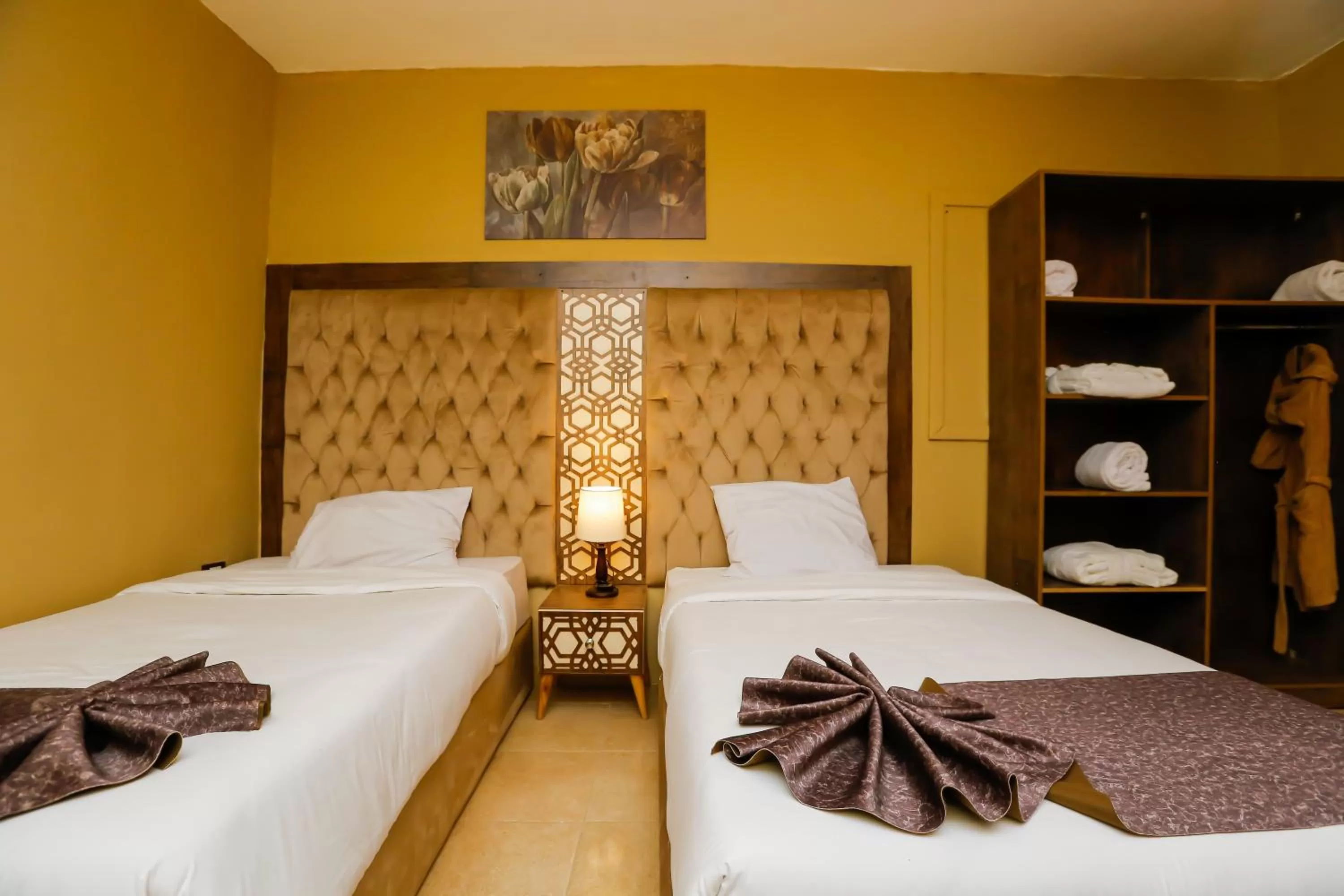 Photo of the whole room, Bed in King Cheops Inn - Pyramid View