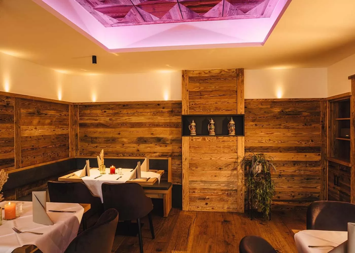 Restaurant/places to eat in Landhotel Hallnberg