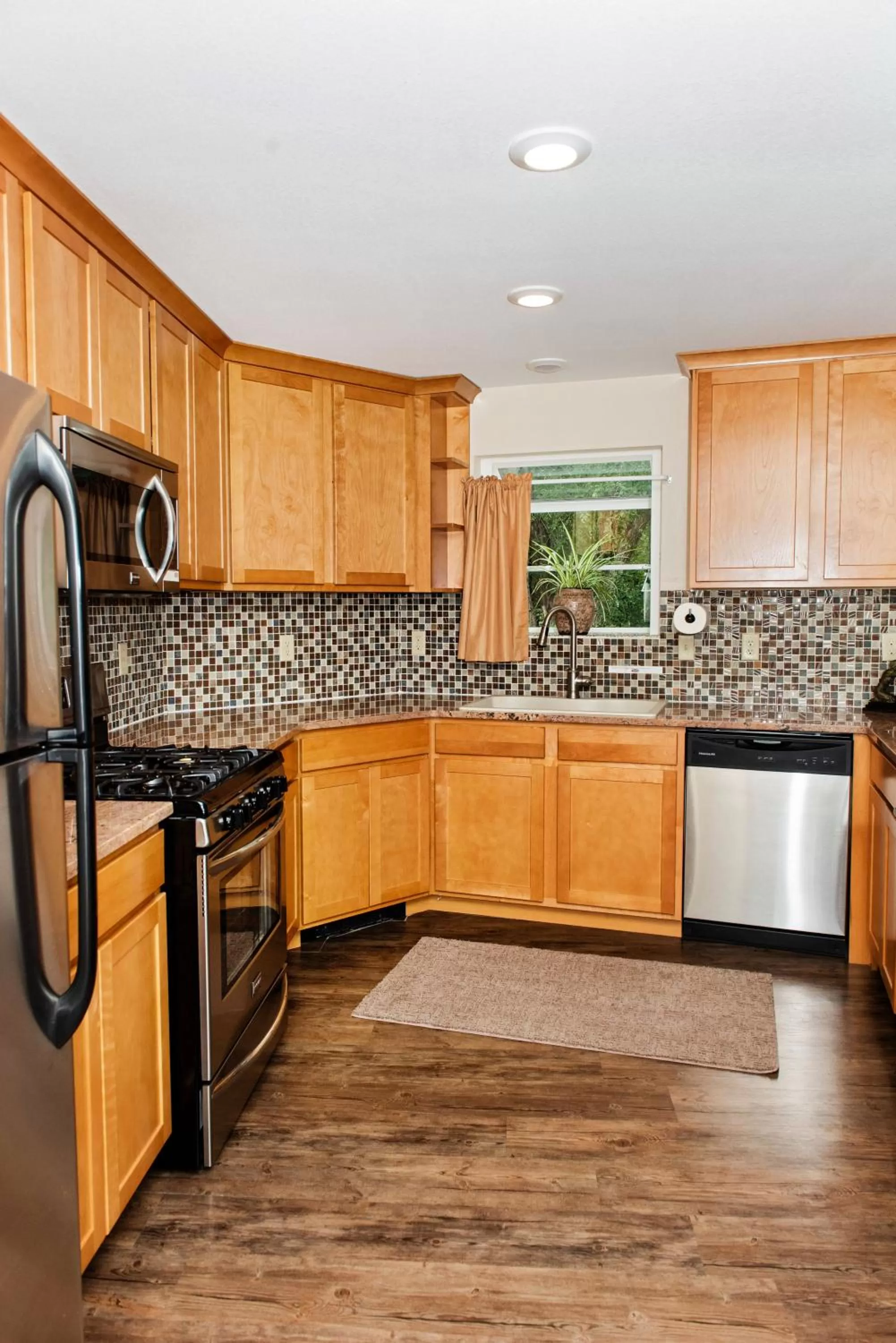Kitchen or kitchenette, Kitchen/Kitchenette in Red Wing Motel