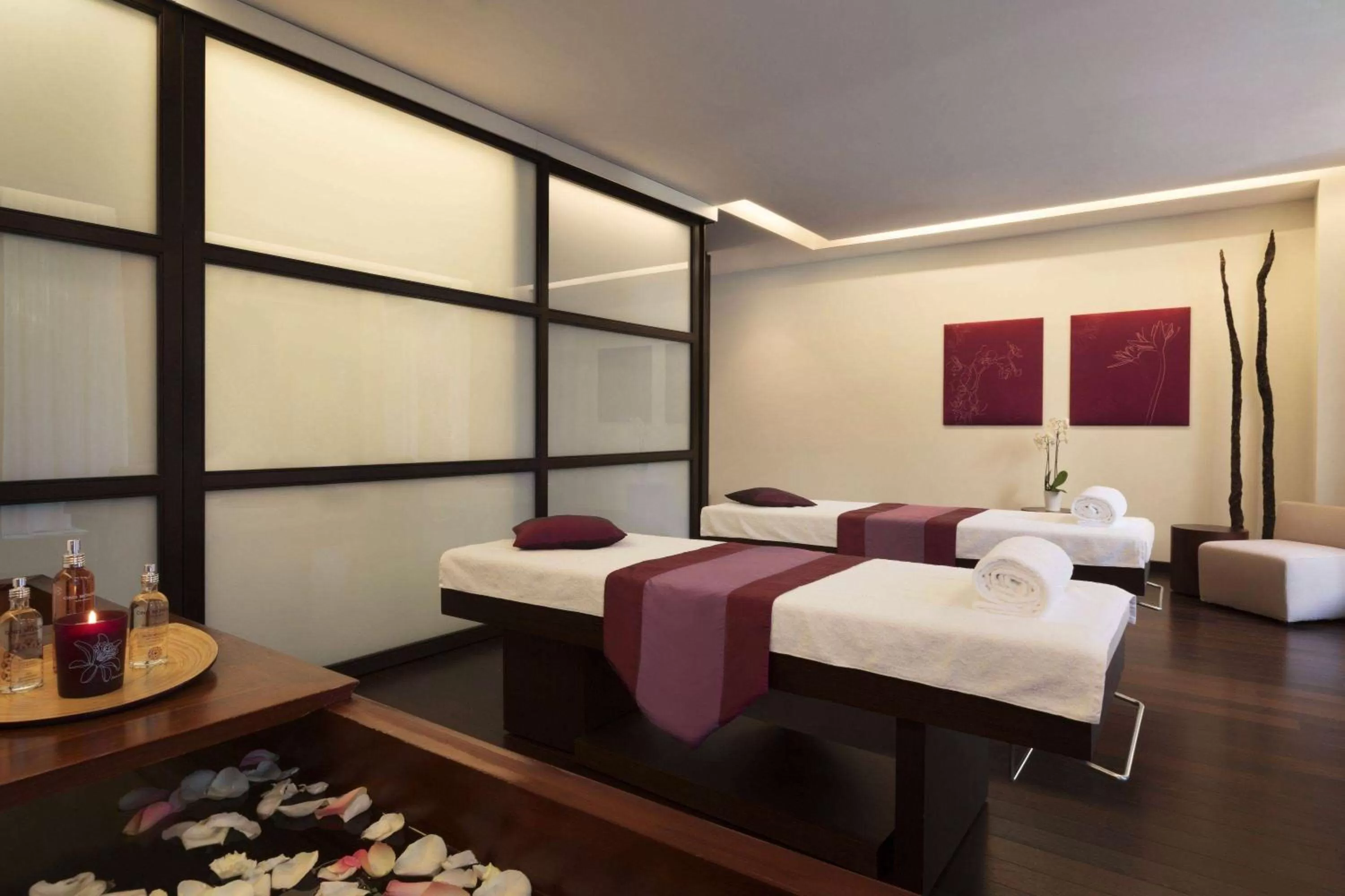 Fitness centre/facilities, Bed in Hotel Dolce La Hulpe Brussels