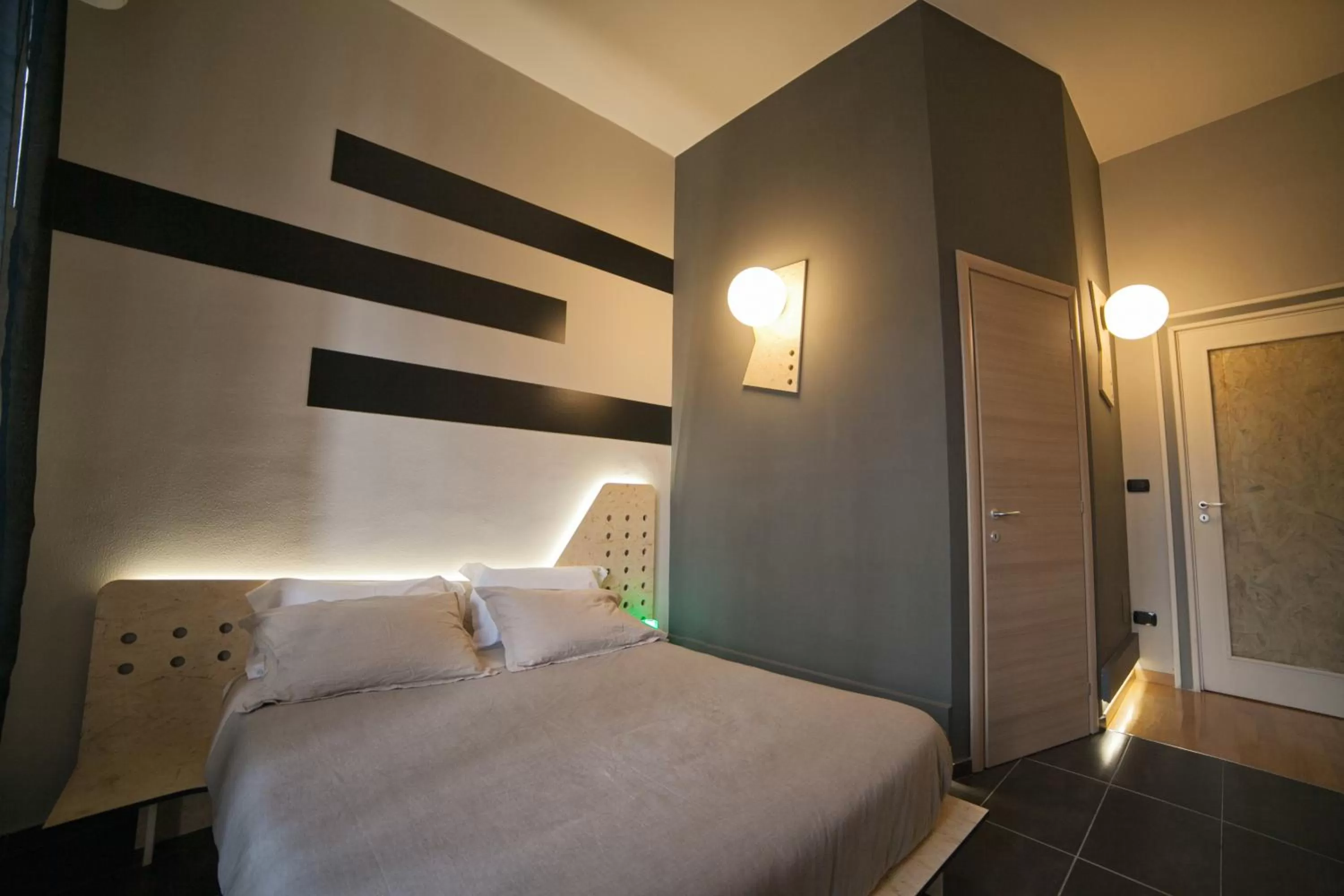 Bedroom, Bed in Factory Design