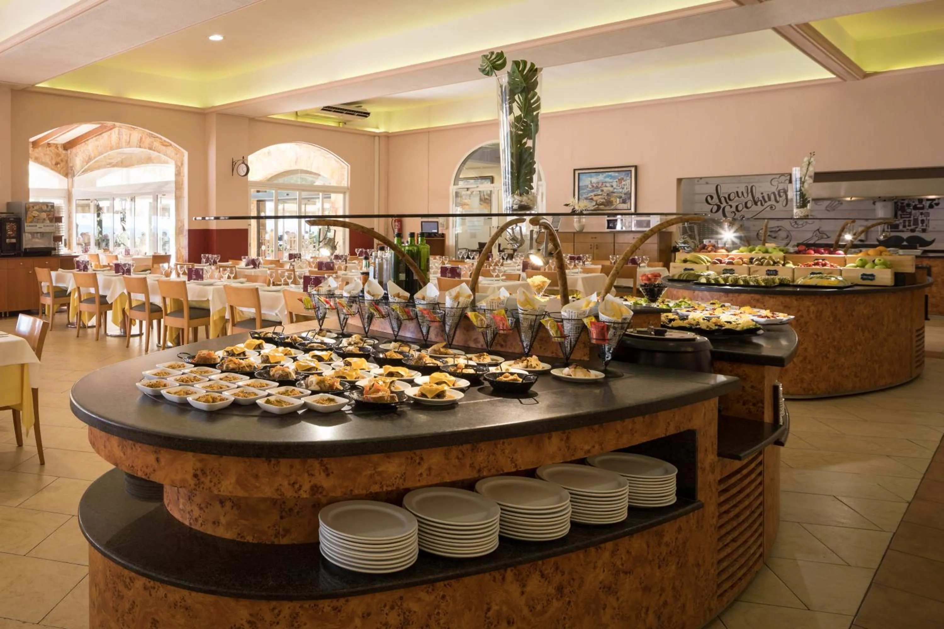 Restaurant/places to eat in htop Caleta Palace #htopBliss