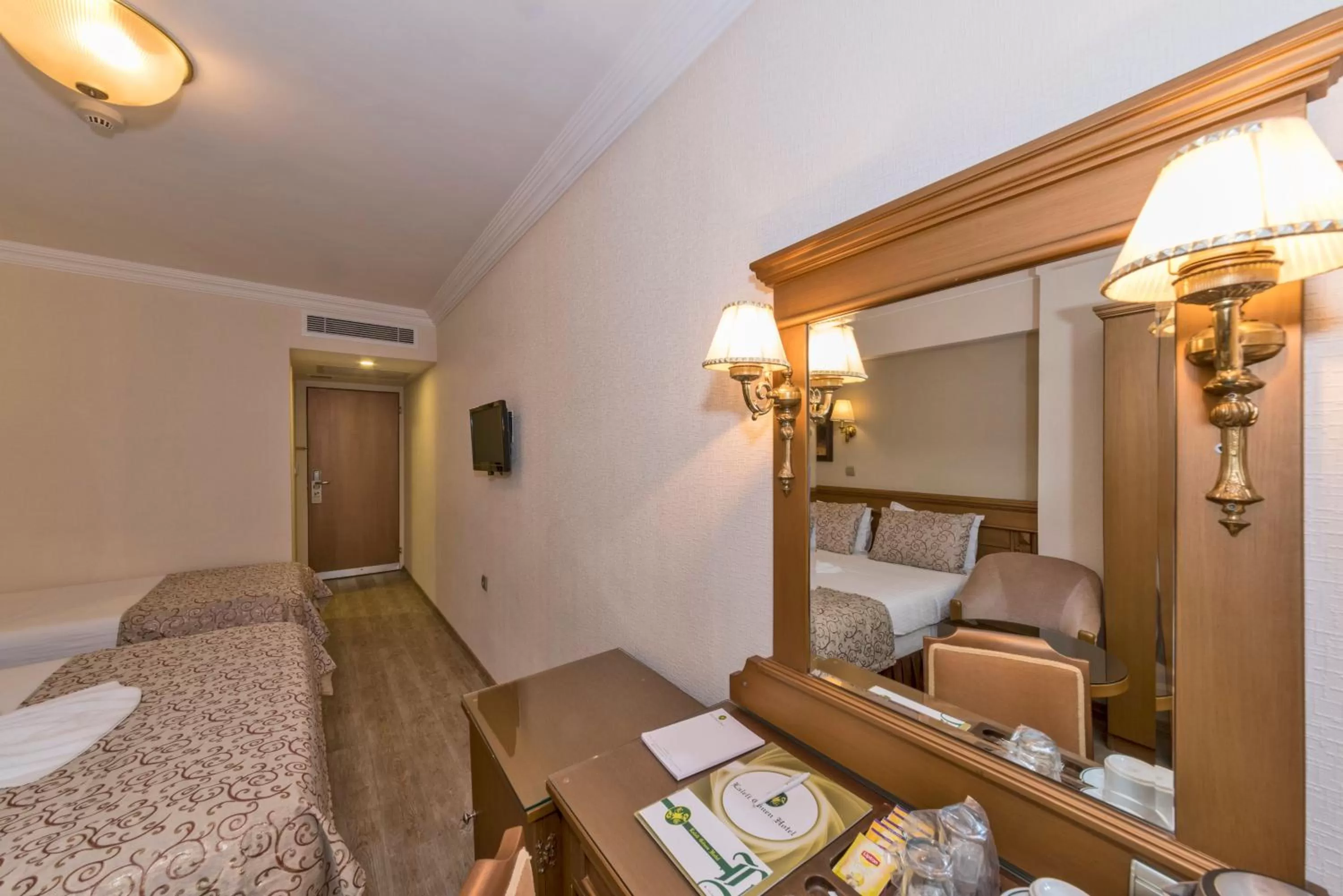 Photo of the whole room, Bed in Laleli Gonen Hotel