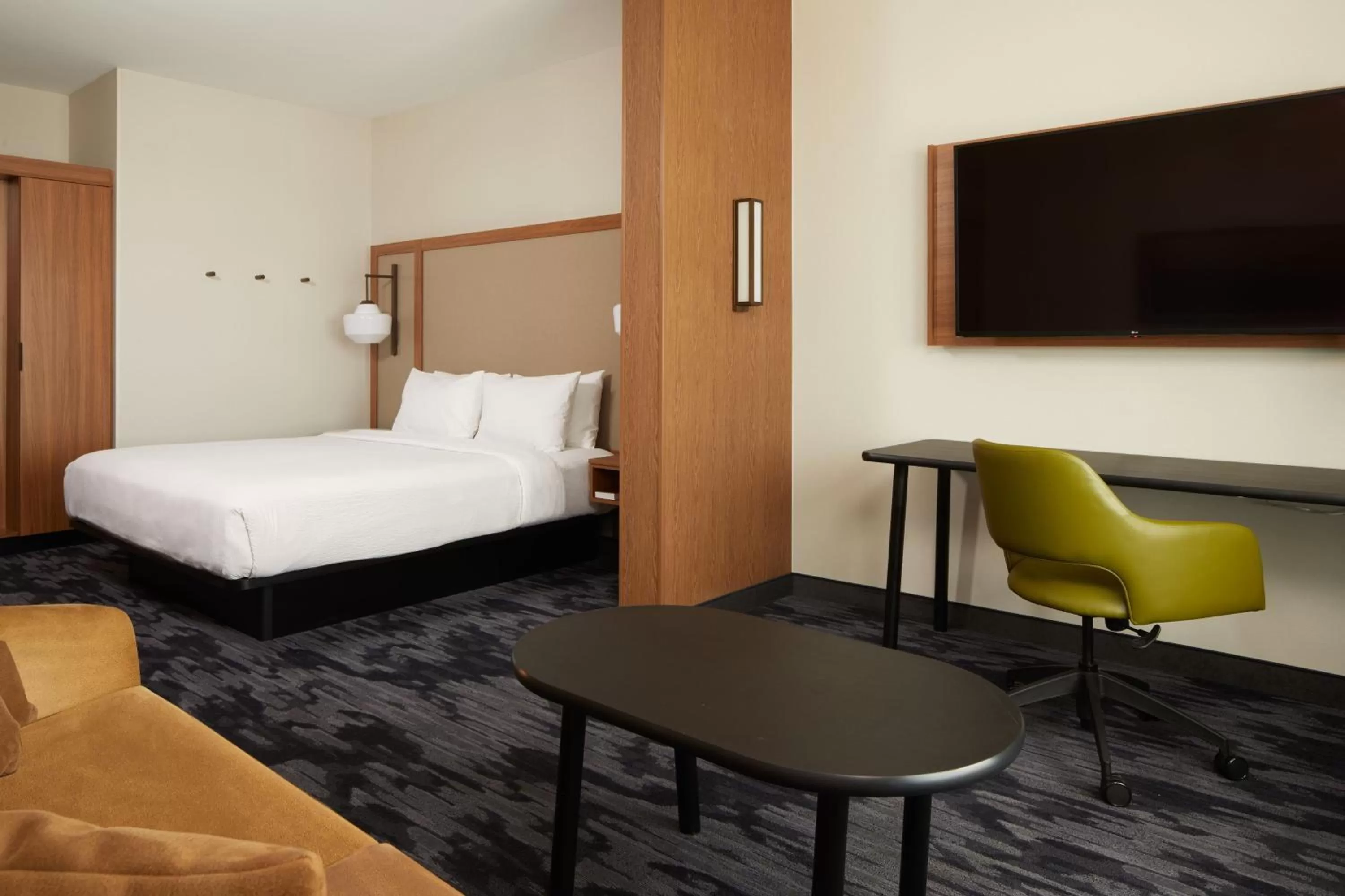 Photo of the whole room, Bed in Fairfield by Marriott Inn & Suites Palmdale West