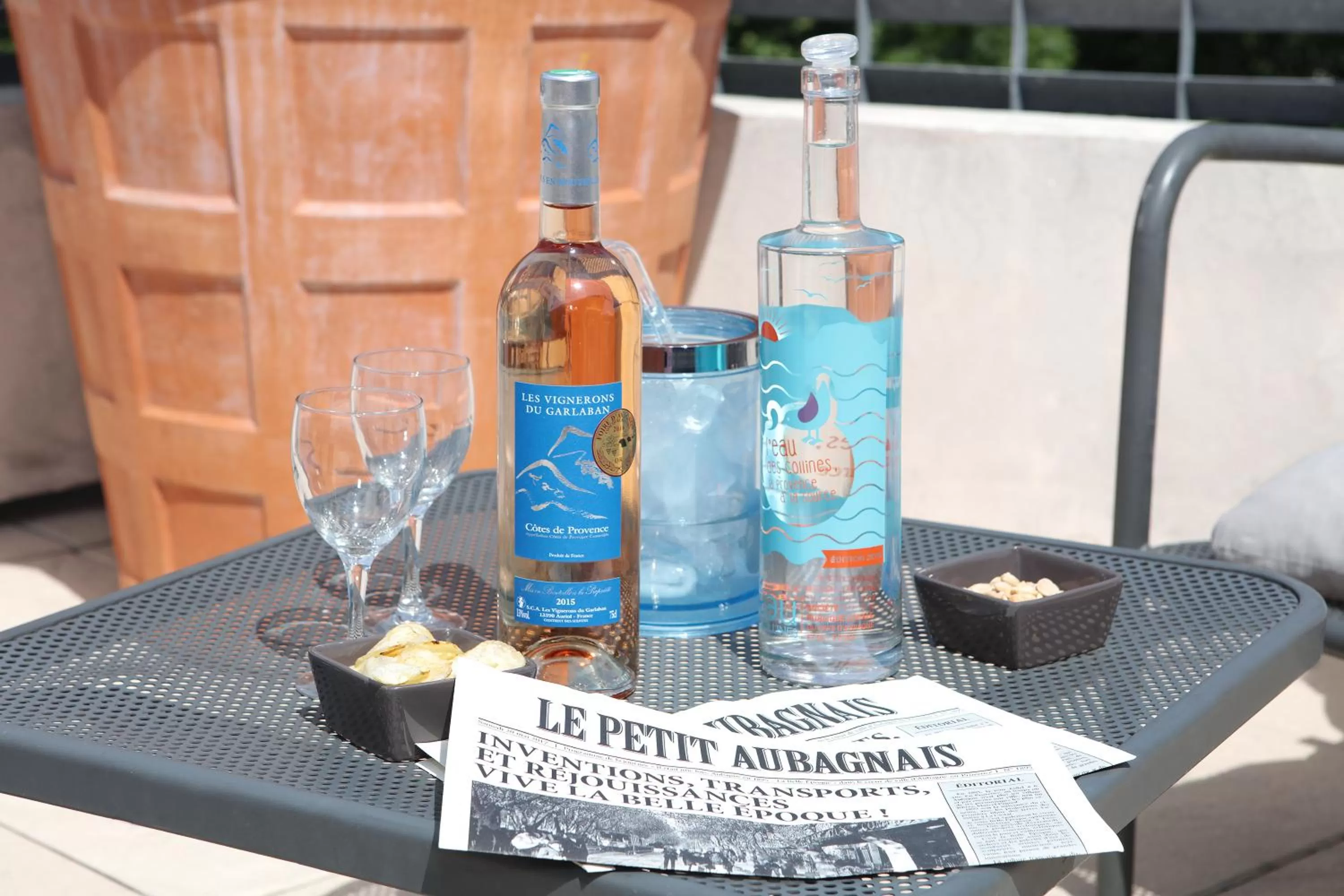 Patio in Best Western Linko Aubagne