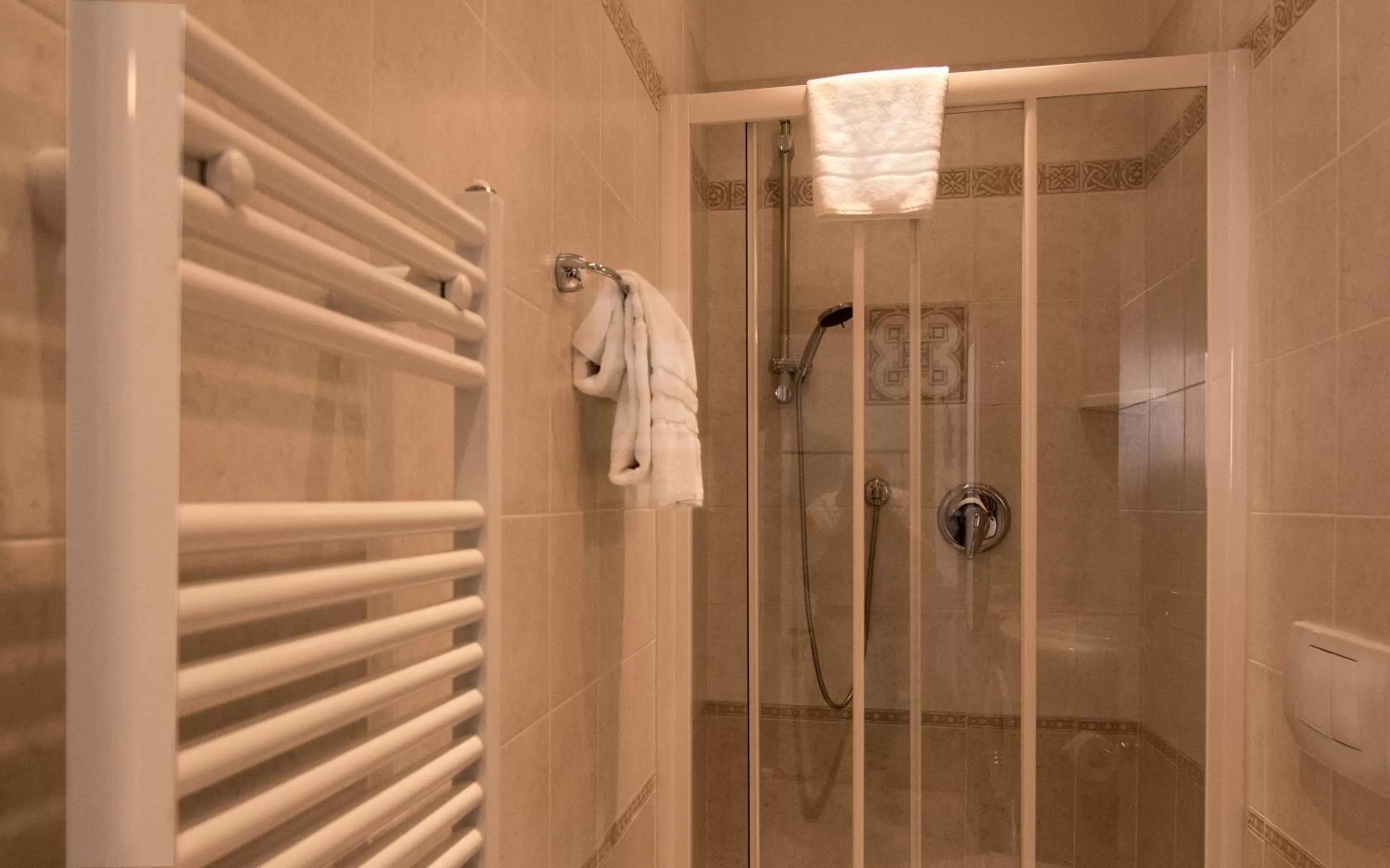 Shower in Residence Victoria