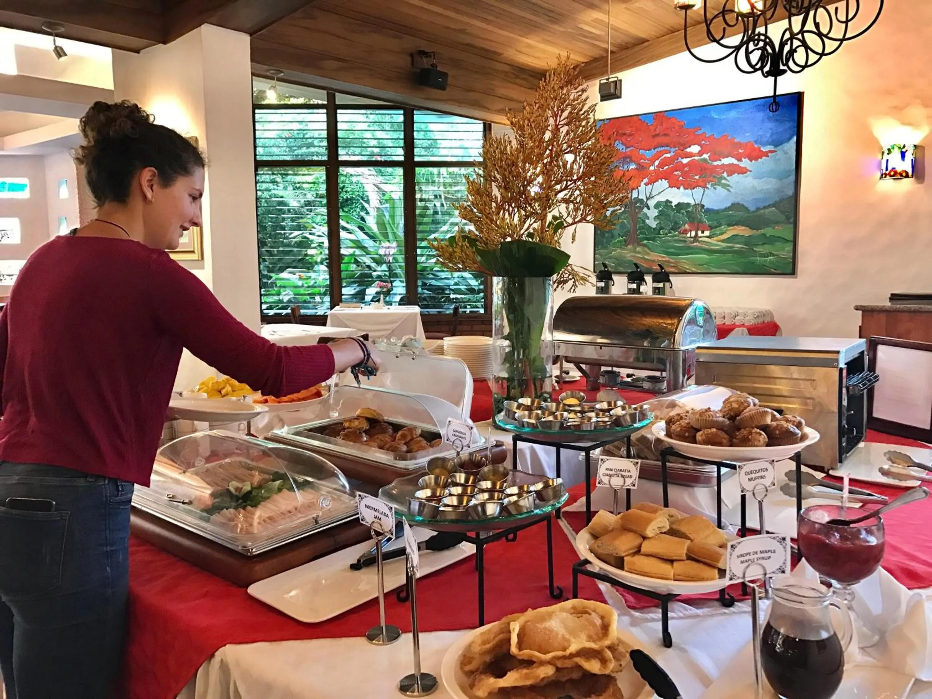 Buffet breakfast in Hotel Bougainvillea San José